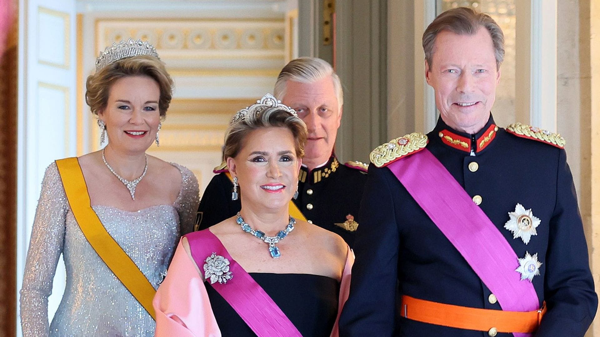 La cena de gala de los Reyes belgas a los grandes duques de Luxemburgo en una visita llena de familiaridad