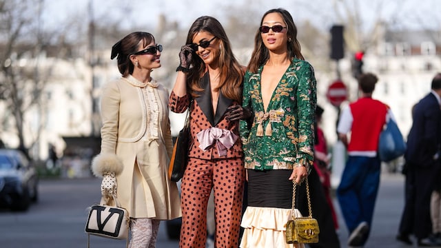 Karen Wazen, Camila Coelho y Aimee Song en el desfile de Valentino de 2025