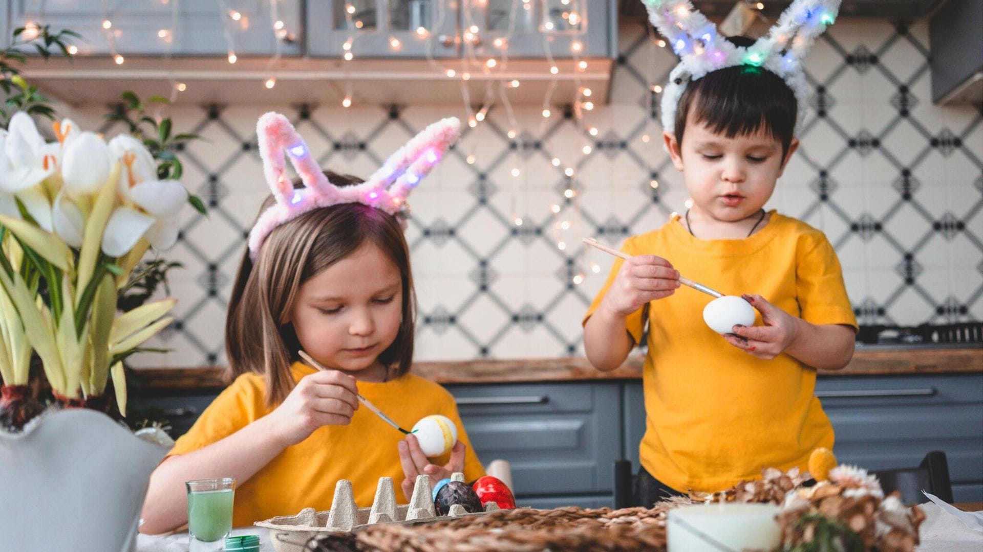 Manualidades de lo más vistosas (y fáciles) para hacer con niños en Semana Santa