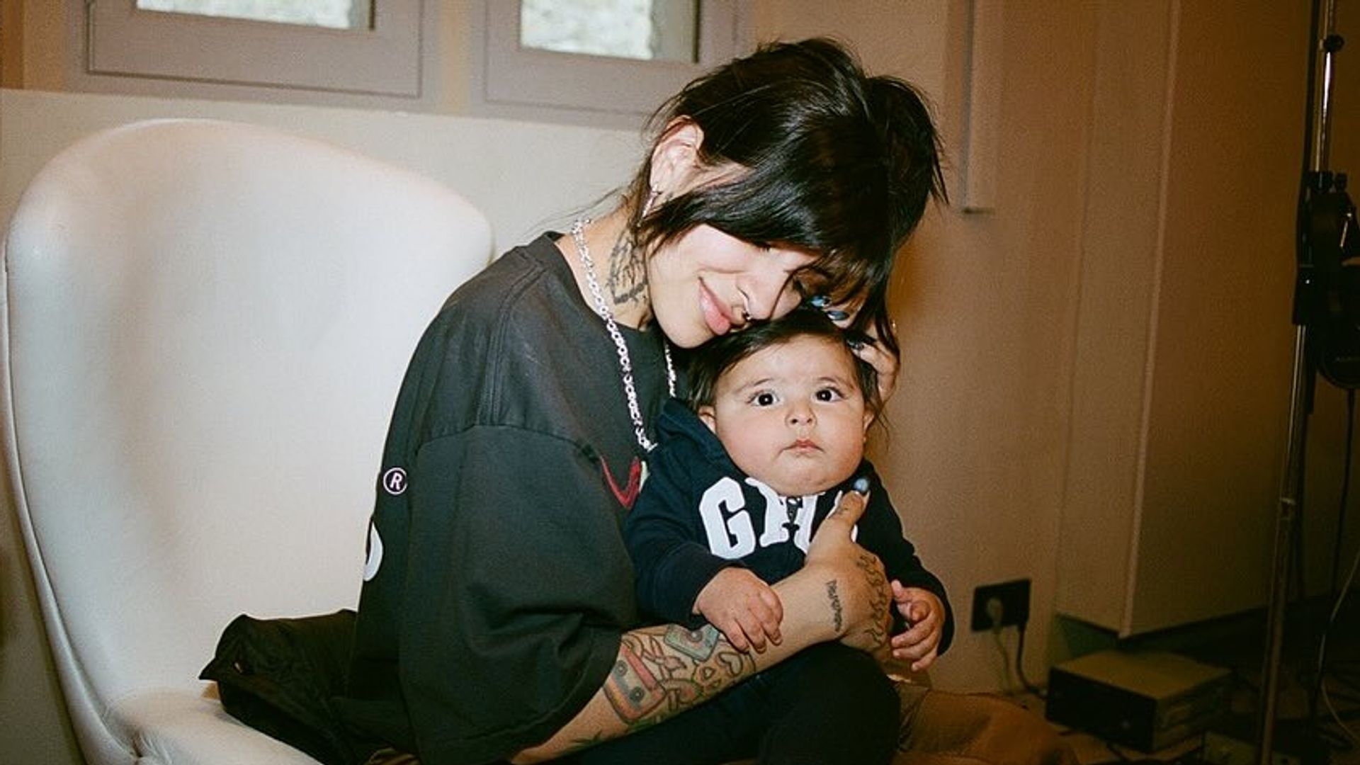 Cazzu e Inti, juntas y de fiesta durante la boda de Christian Nodal y Ángela Aguilar | ¡HOLA!