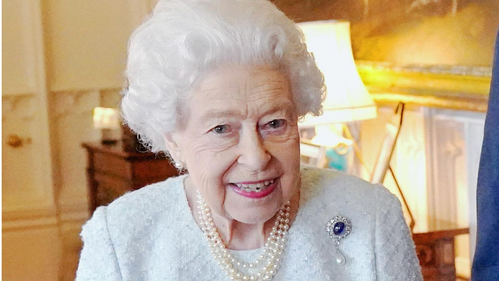 Isabel II admite que el coronavirus la dejó 'agotada'