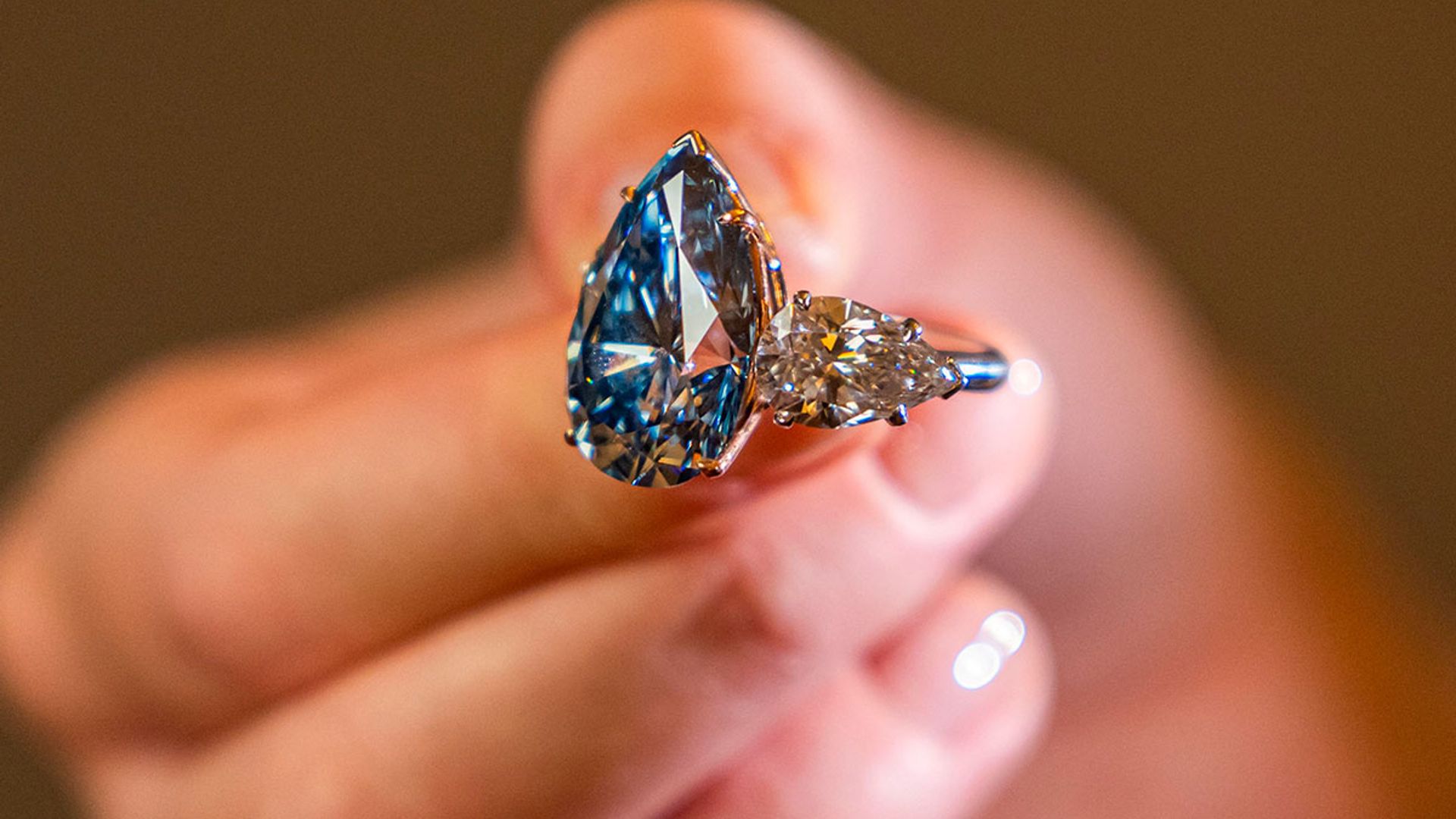 Se ha subastado el diamante más costoso del año, el Bleu Royal