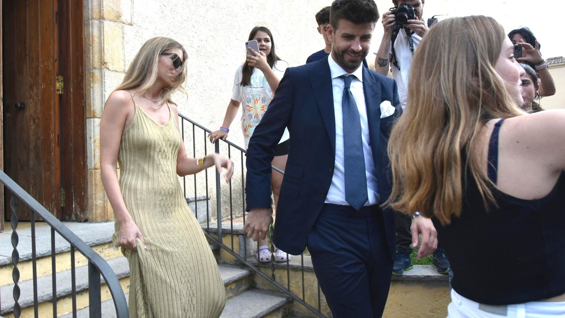 Clara Chía y el origen del vestido que usó en la boda del hermano de Piqué