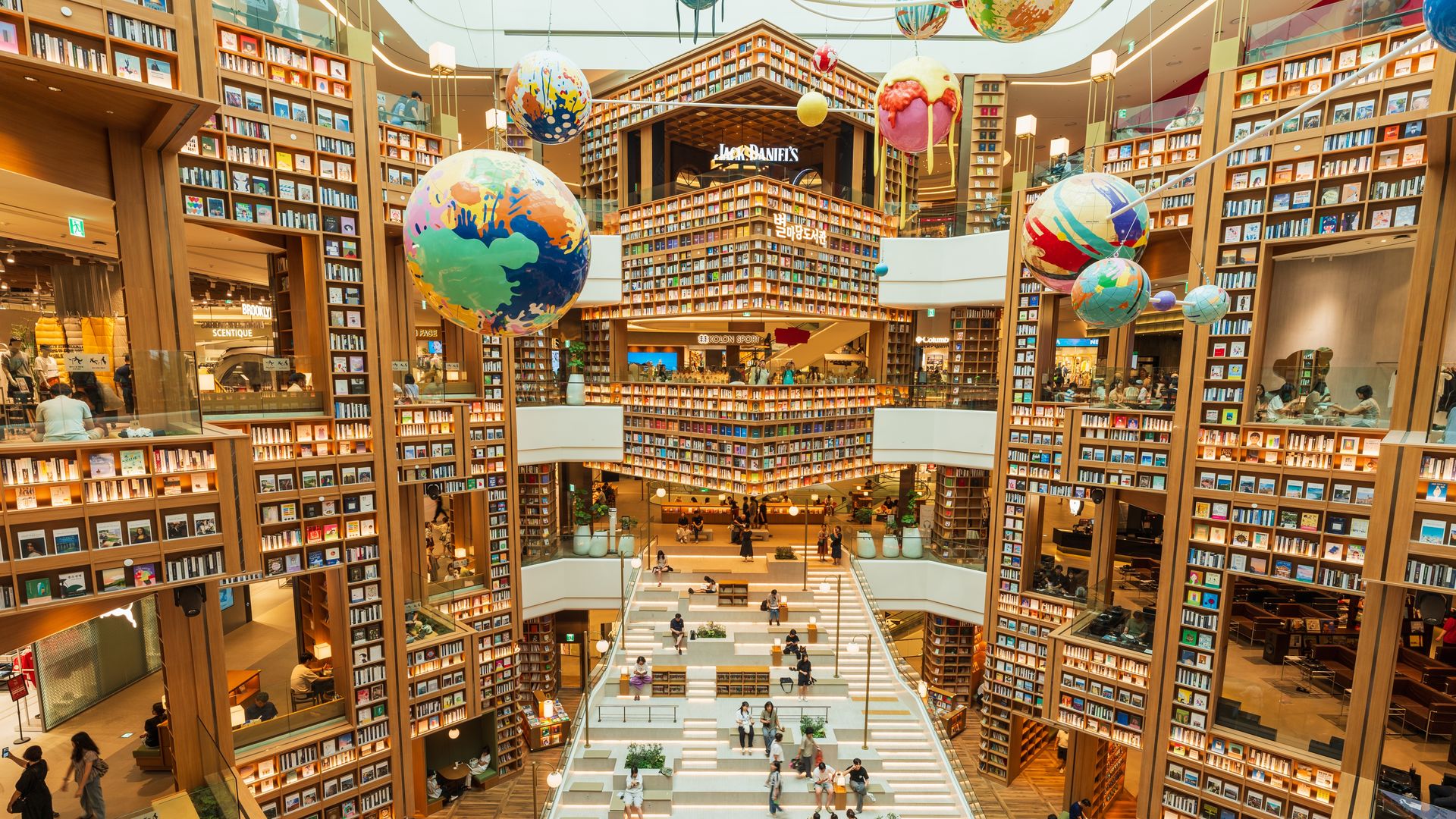 Estas son las bibliotecas más espectaculares del planeta (y una está en España)