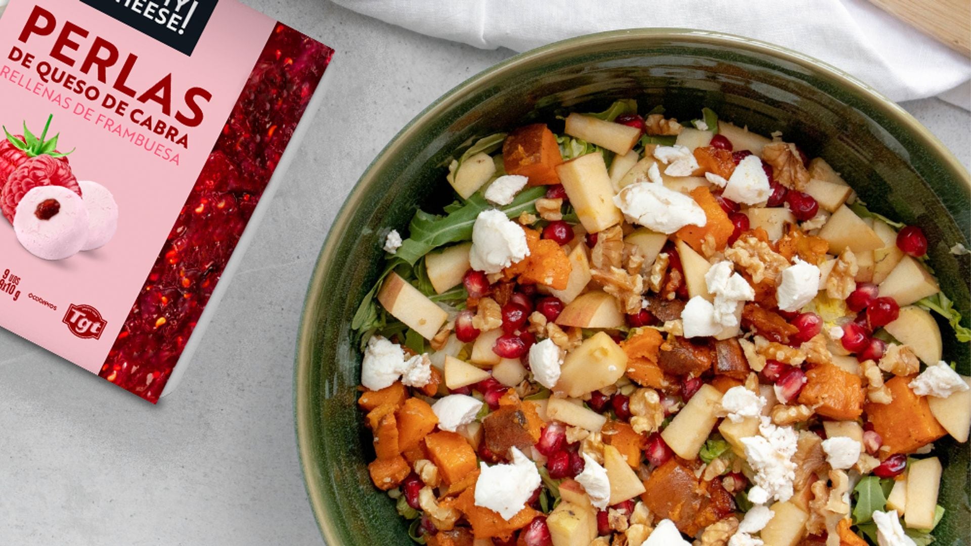 Ensalada de canónigos, manzana, queso de cabra y nueces