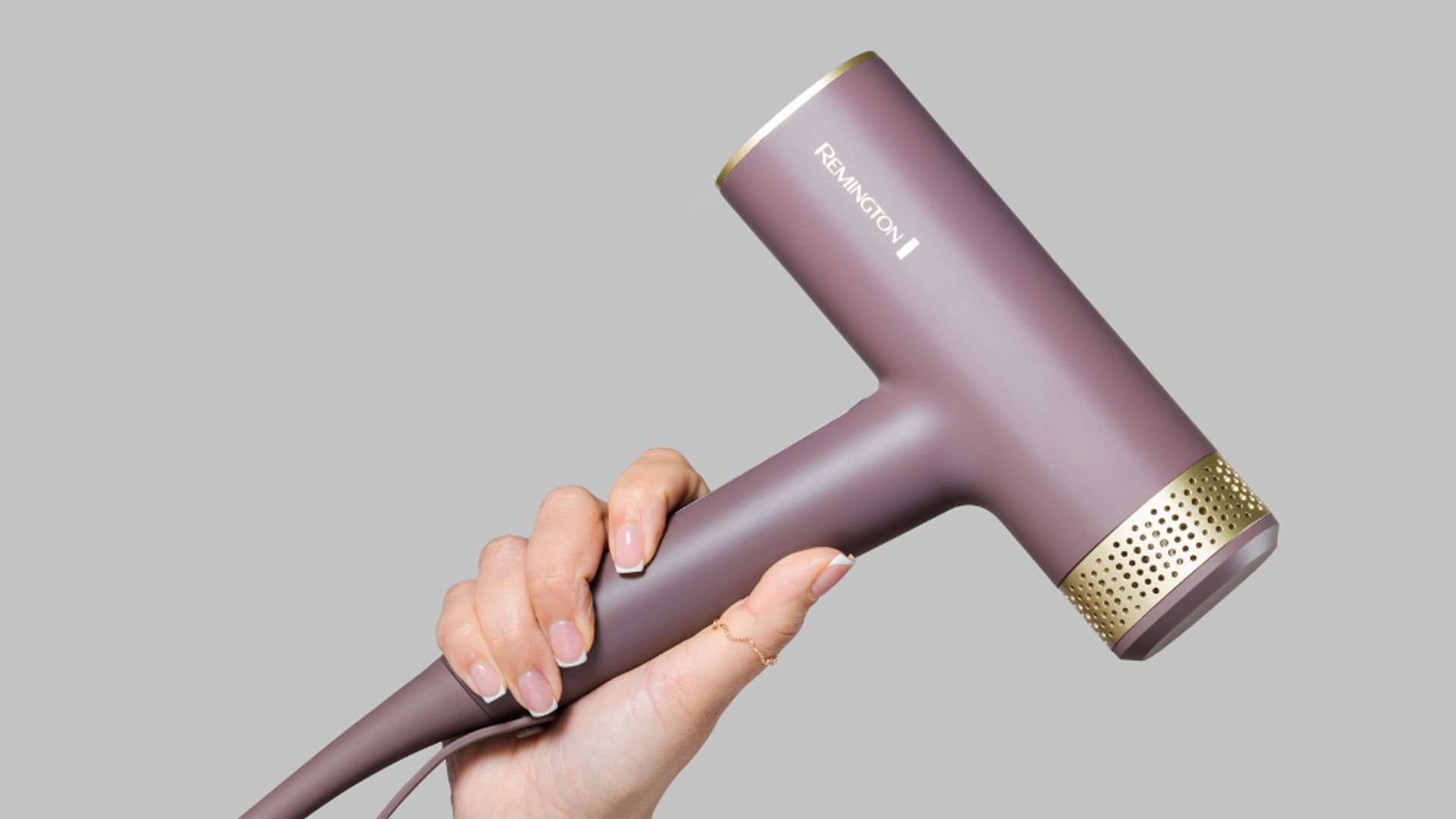 Del secador de pelo que elimina el 'frizz' al moldeador que multiplica el volumen: 4 regalos perfectos para madres presumidas