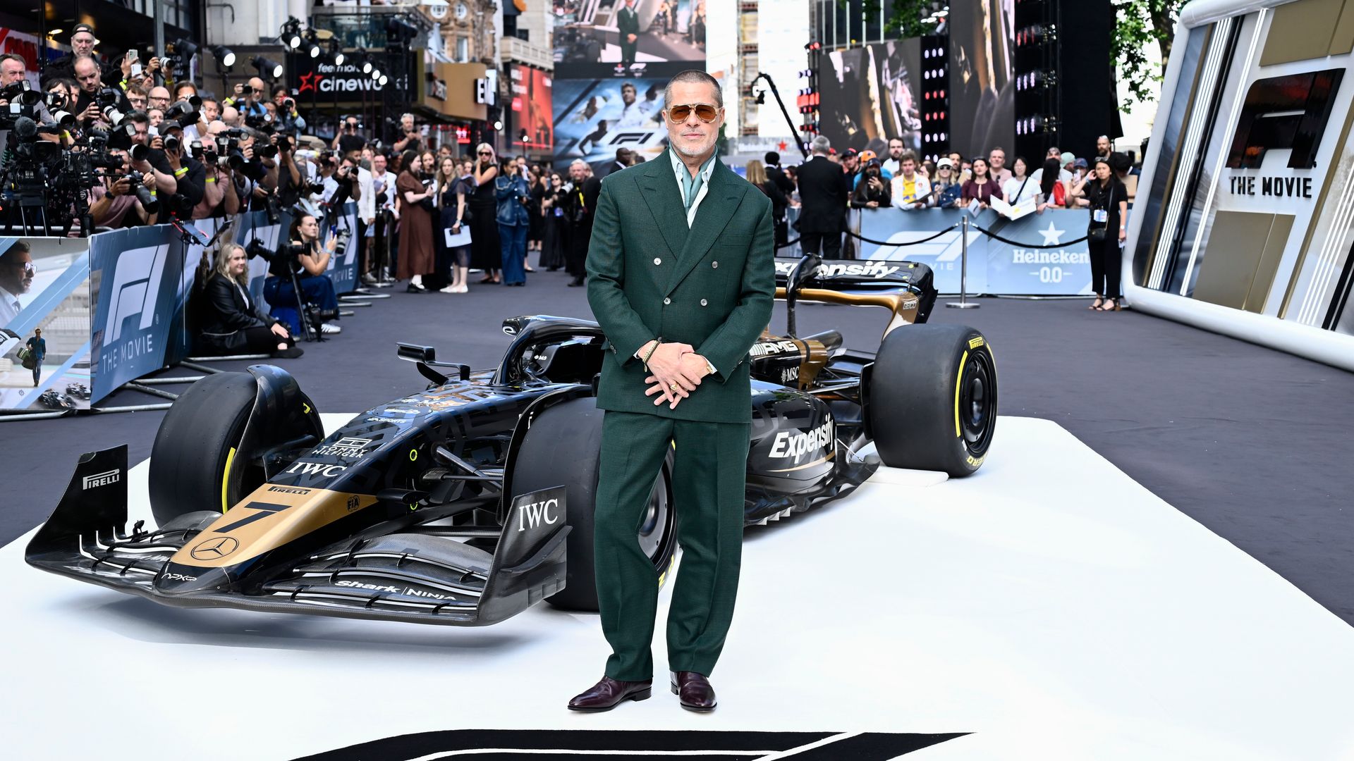 Brad Pitt compite en la pista y en la cocina: así fue su 'batalla' preparando tacos