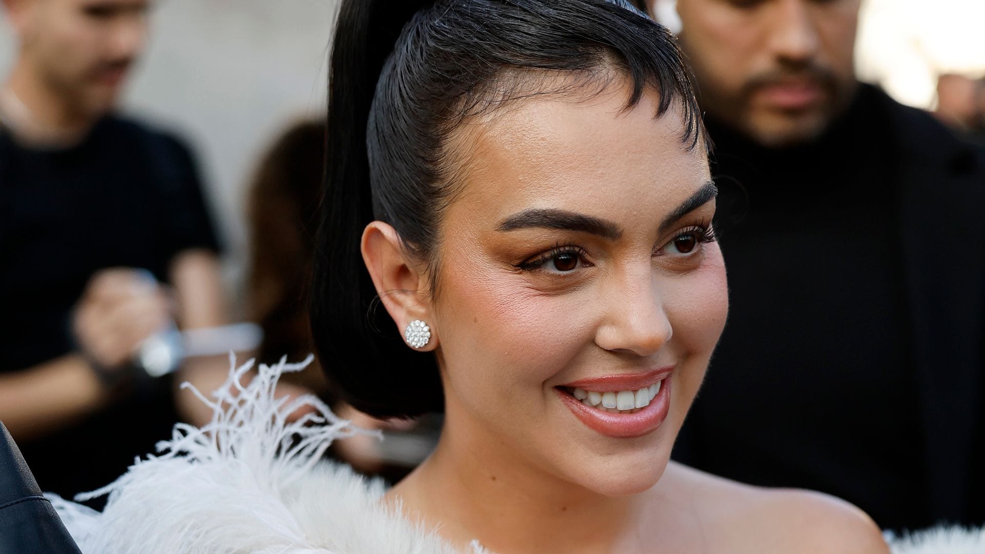 Georgina Rodríguez deslumbra con 'looks' de impacto en Paris Fashion Week