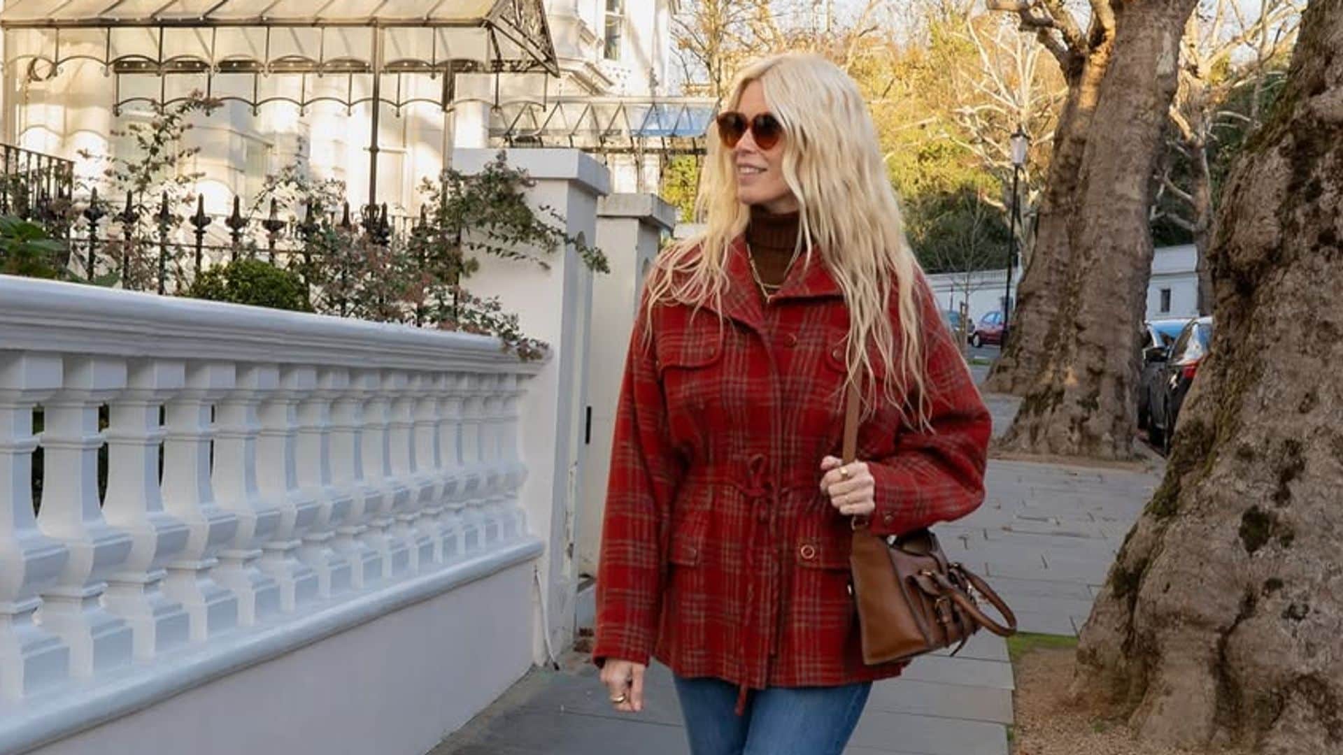 Look navideño de Claudia Schiffer en Londres.