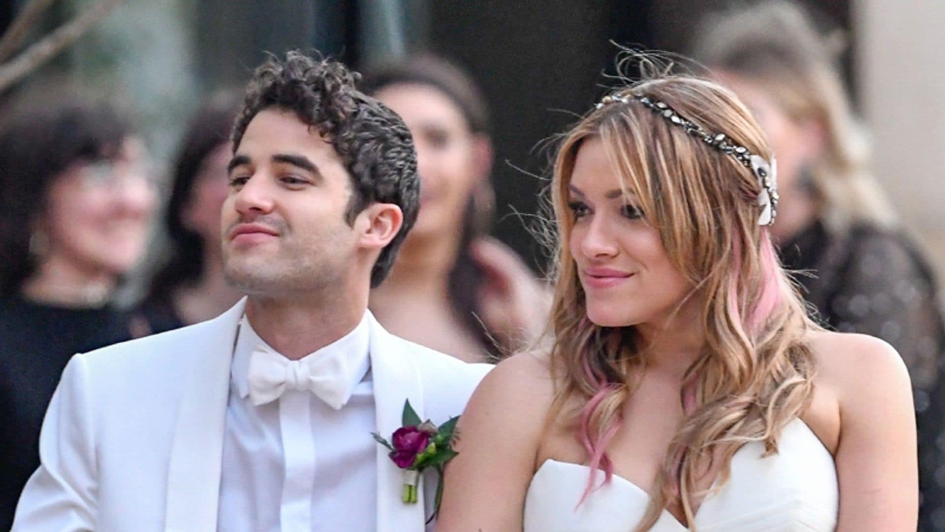 ¡No sin mis botas!  La novia de Darren Criss, la gran protagonista en el día de su boda