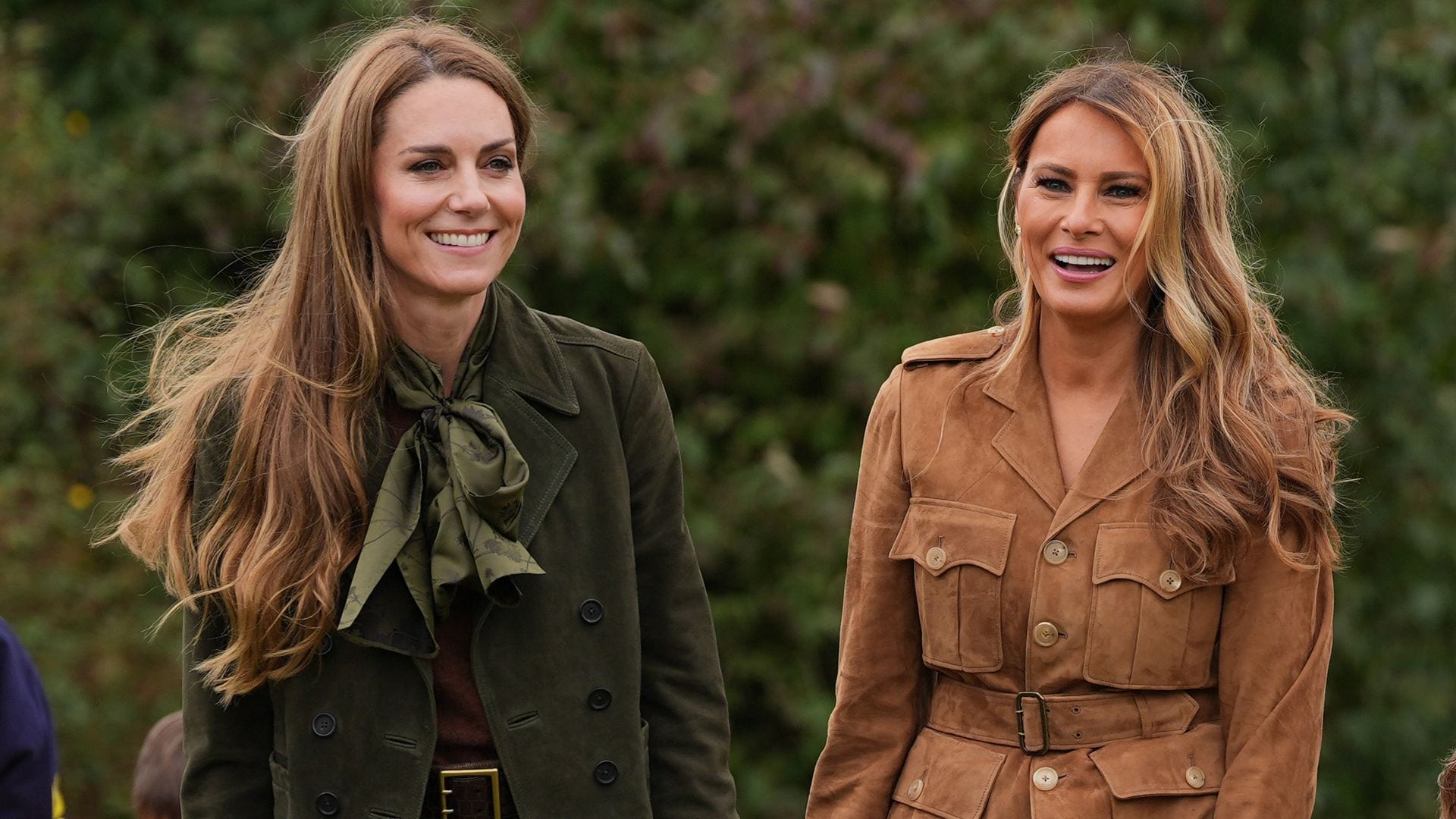 Catherine, Princesa de Gales, y la primera dama Melania Trump en los jardines de Frogmore House.