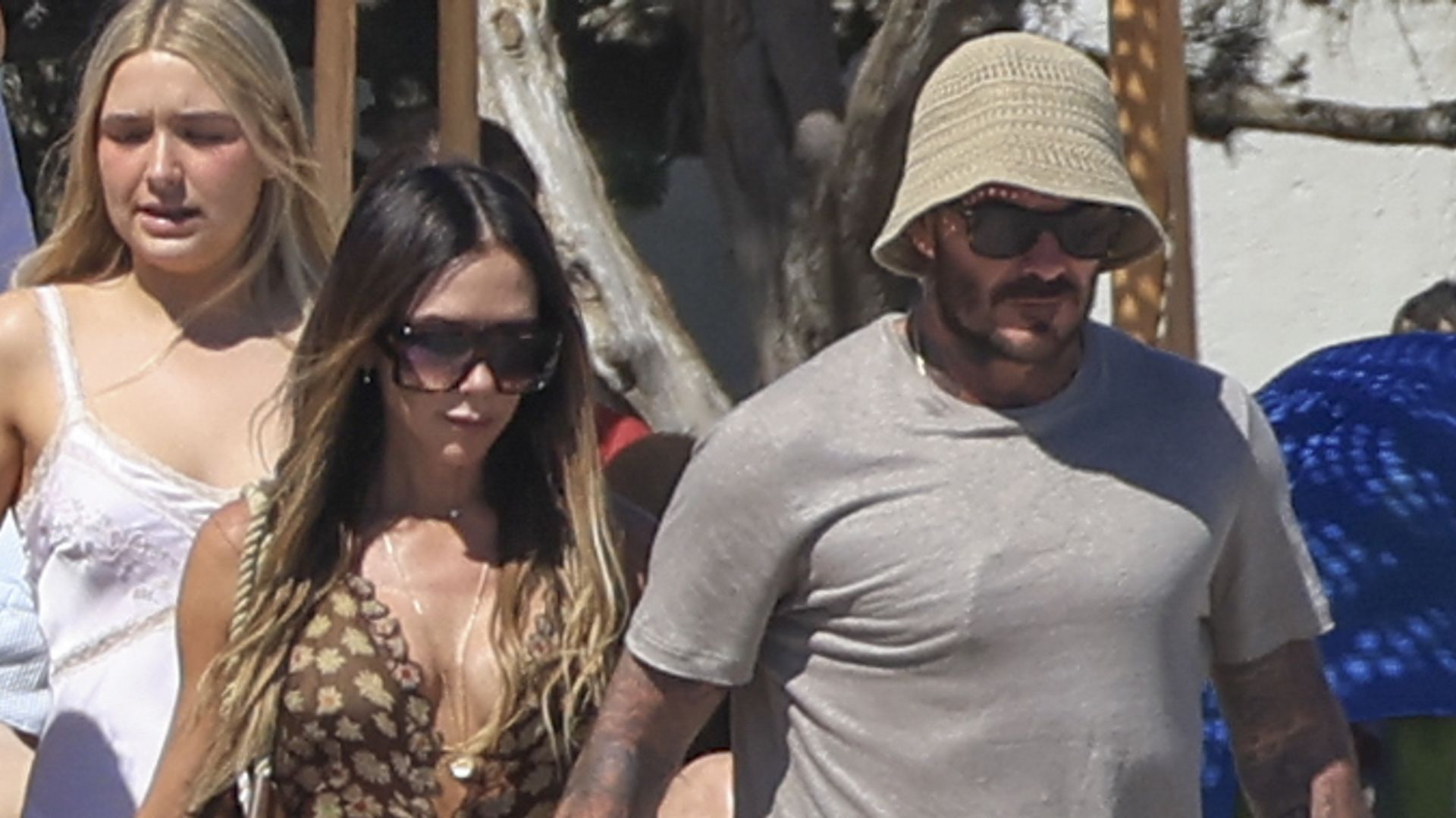 Sir David Beckham y Victoria Beckham fueron vistos disfrutando de un glamuroso viaje familiar bajo el sol en Ibiza durante el fin de semana festivo.