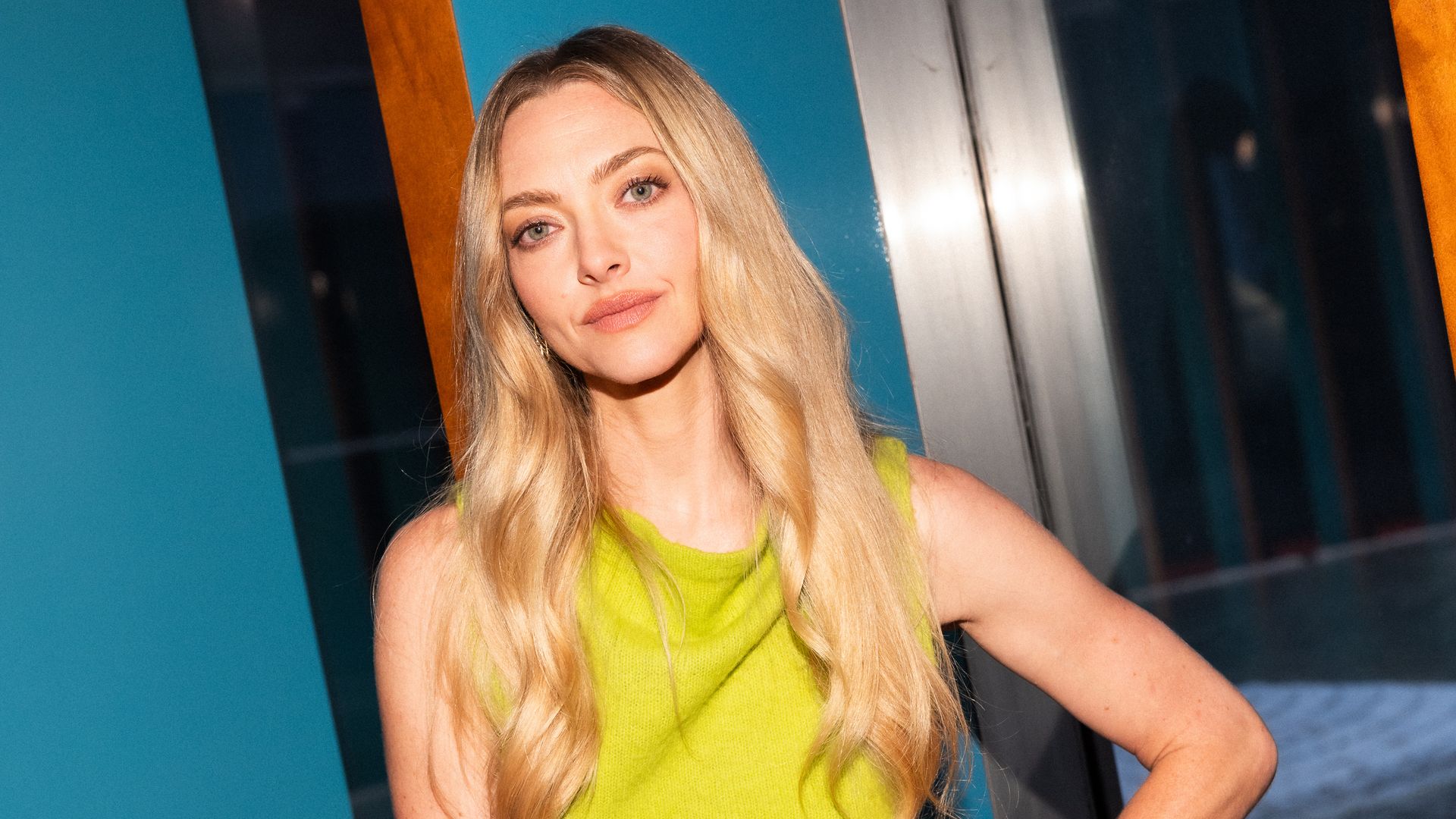 La otra cara del Festival de Venecia: Amanda Seyfried, Victoria Luengo y otras españolas que se van de fiesta lejos de la alfombra roja