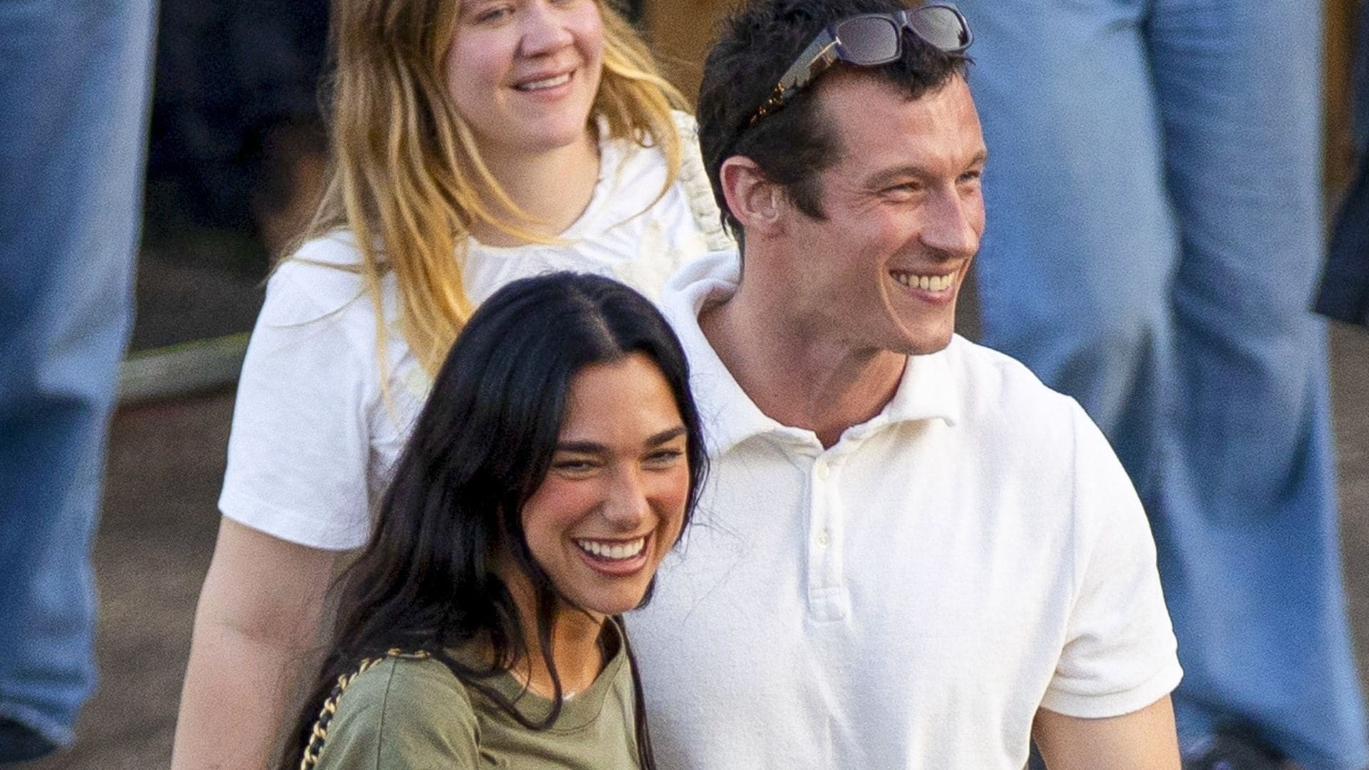 Dua Lipa disfruta del amor en Londres con un 'look' relajado y muy 'trendy'