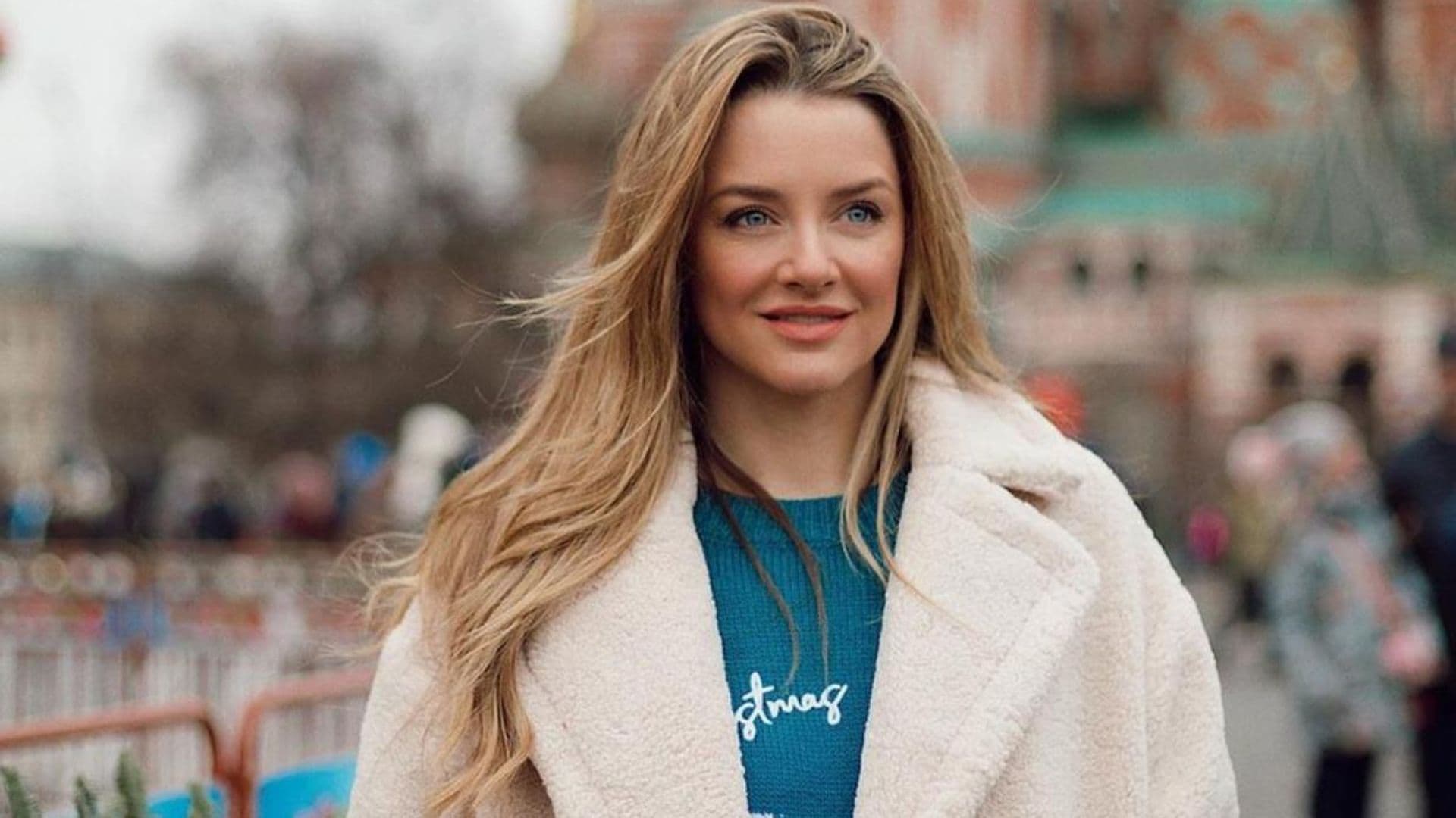 Así es Yulia Demoss, la camarera de 'First Dates' que ahora actúa en 'Ana Tramel'
