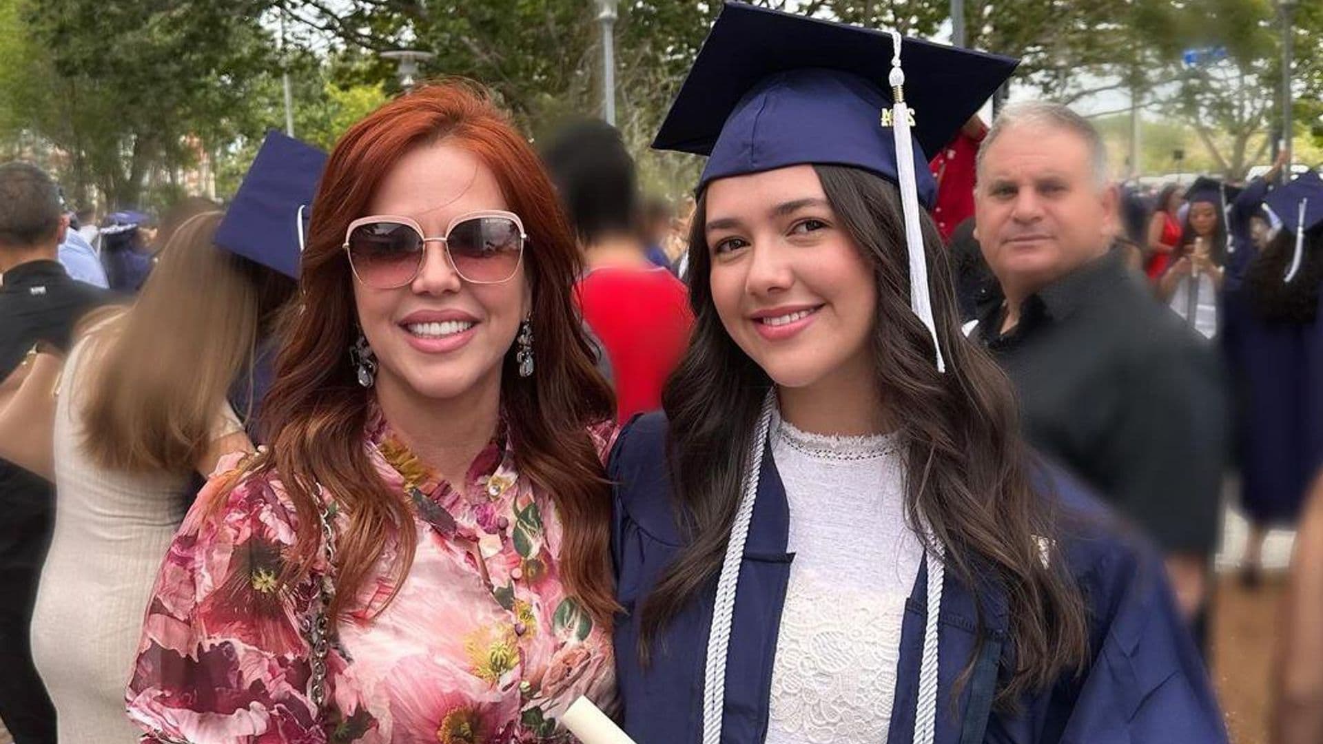 María Celeste Arrarás celebra que su hija Lara se graduó con honores de la universidad