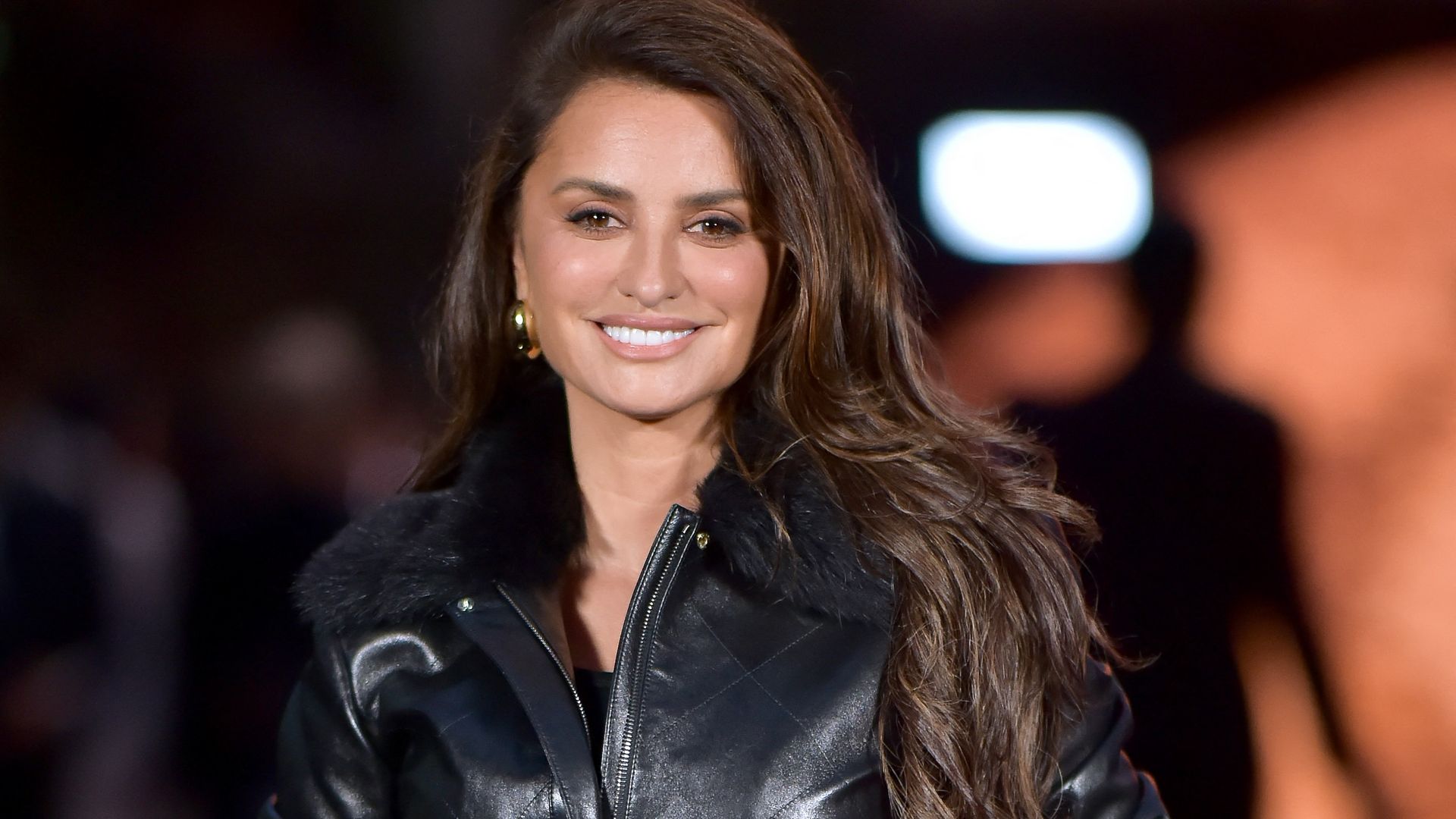 Cepillado en seco, el truco de Penélope Cruz que "elimina las células muertas, estimula el colágeno y reduce la celulitis" según las expertas