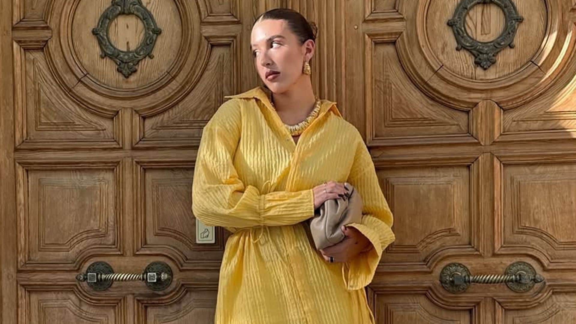 Alba Díaz Martín con un conjunto amarillo de Bali