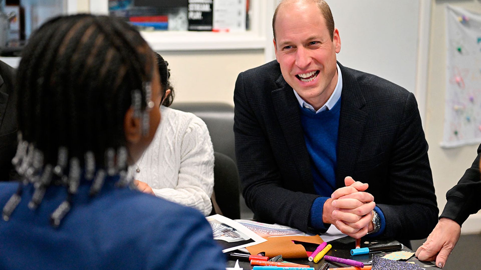 Aquí no ha pasado nada, el Príncipe William es todo sonrisas tras los señalamientos en el libro sobre Harry