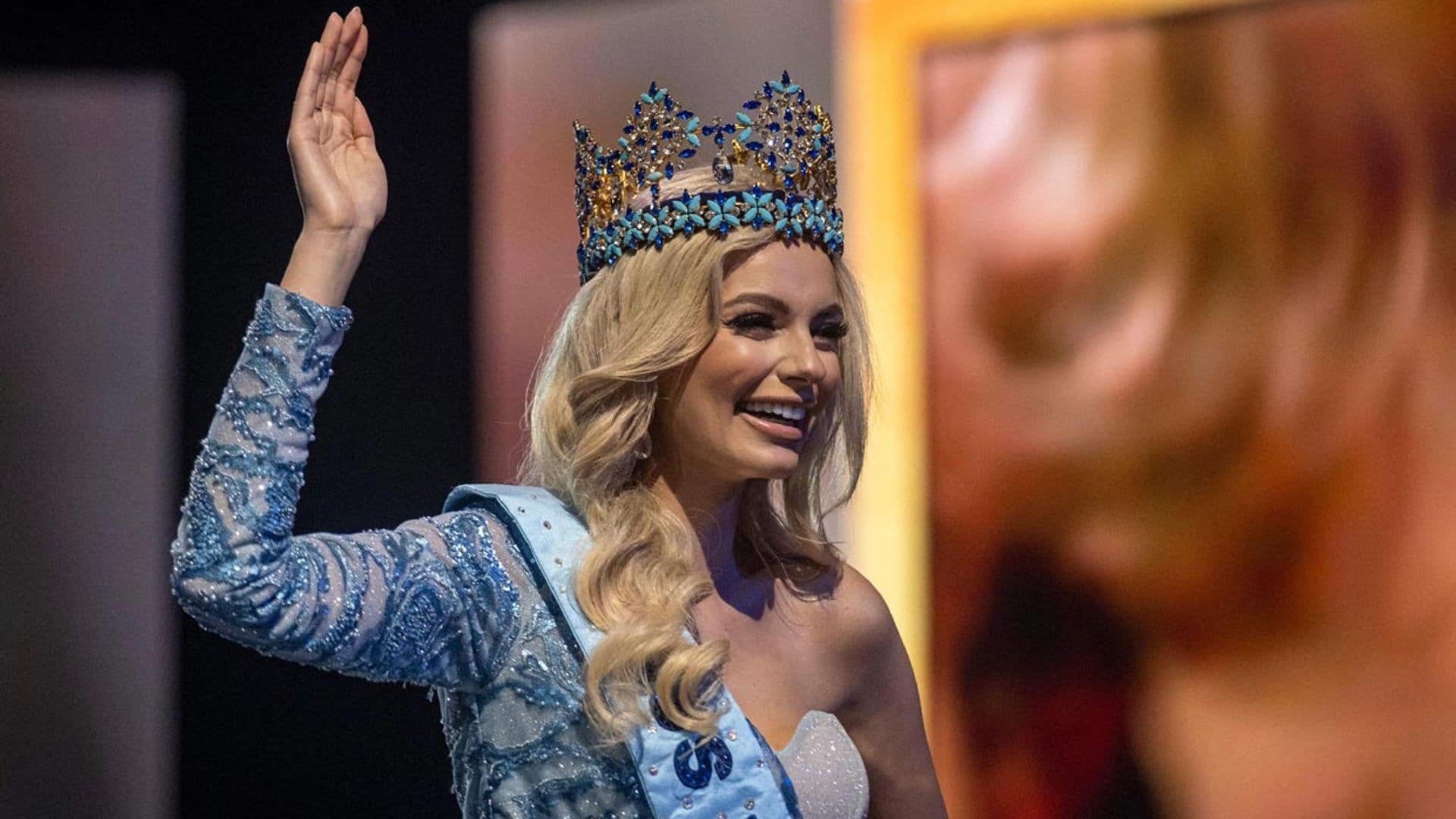 La polaca Karolina Bielawska coronada como Miss Mundo 2021 en medio de polémicos abucheos