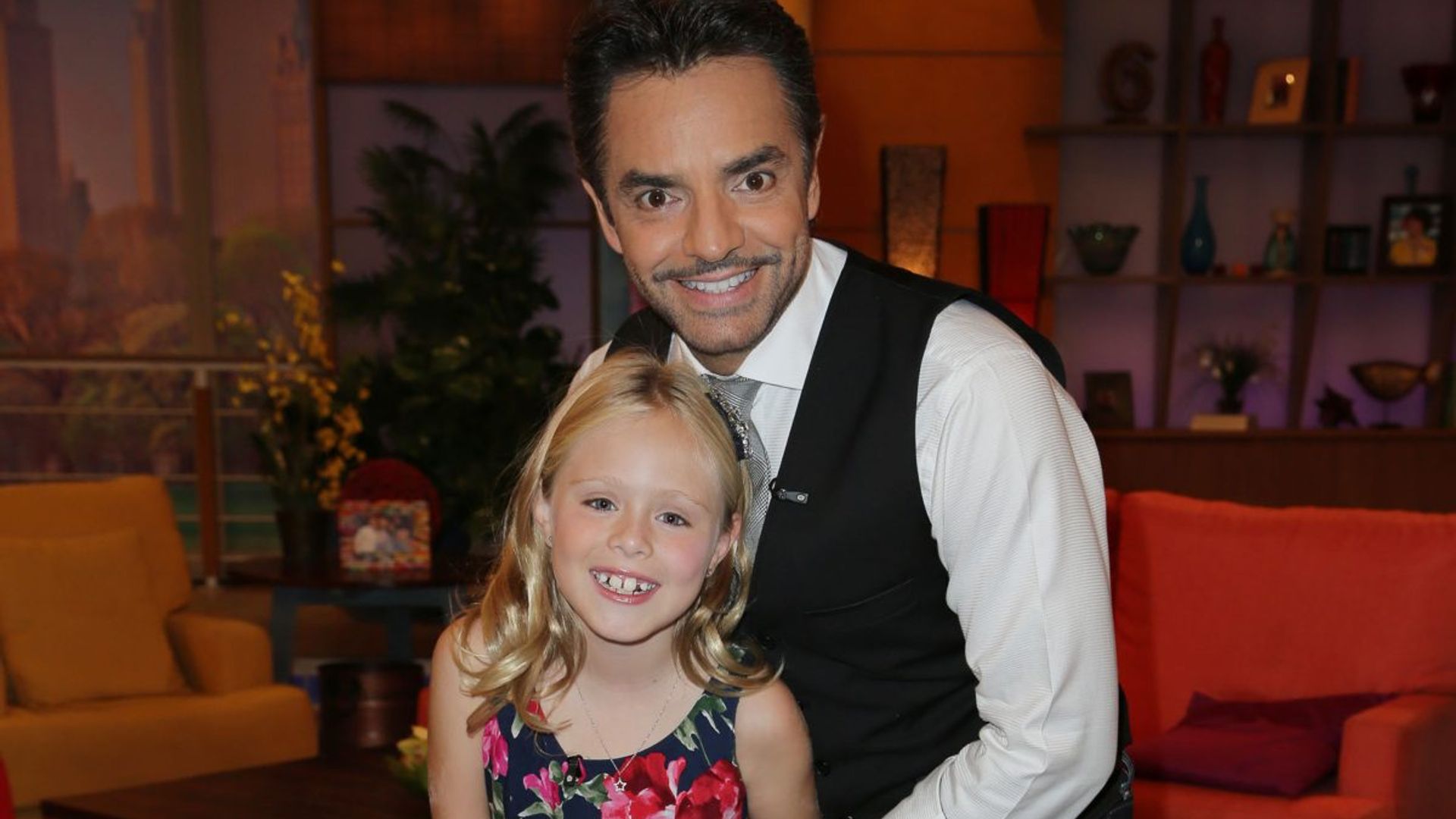 Eugenio Derbez se reencuentra con su 'hija' adolescente y no creerás lo mucho que ha crecido