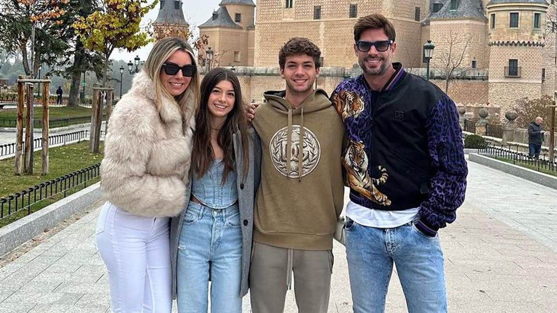 Ajenos a la polémica de sus vidas, Elizabeth Gutiérrez y William Levy disfrutan con sus hijos en España