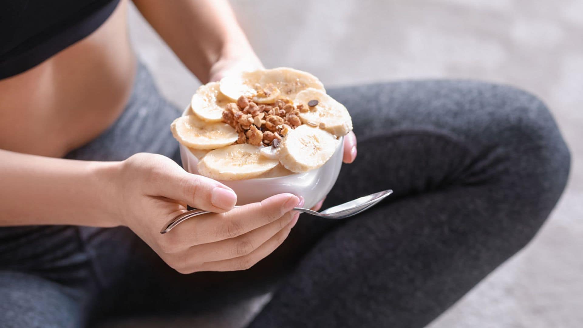 ¿Por qué es importante consumir alimentos ricos en potasio en la dieta?