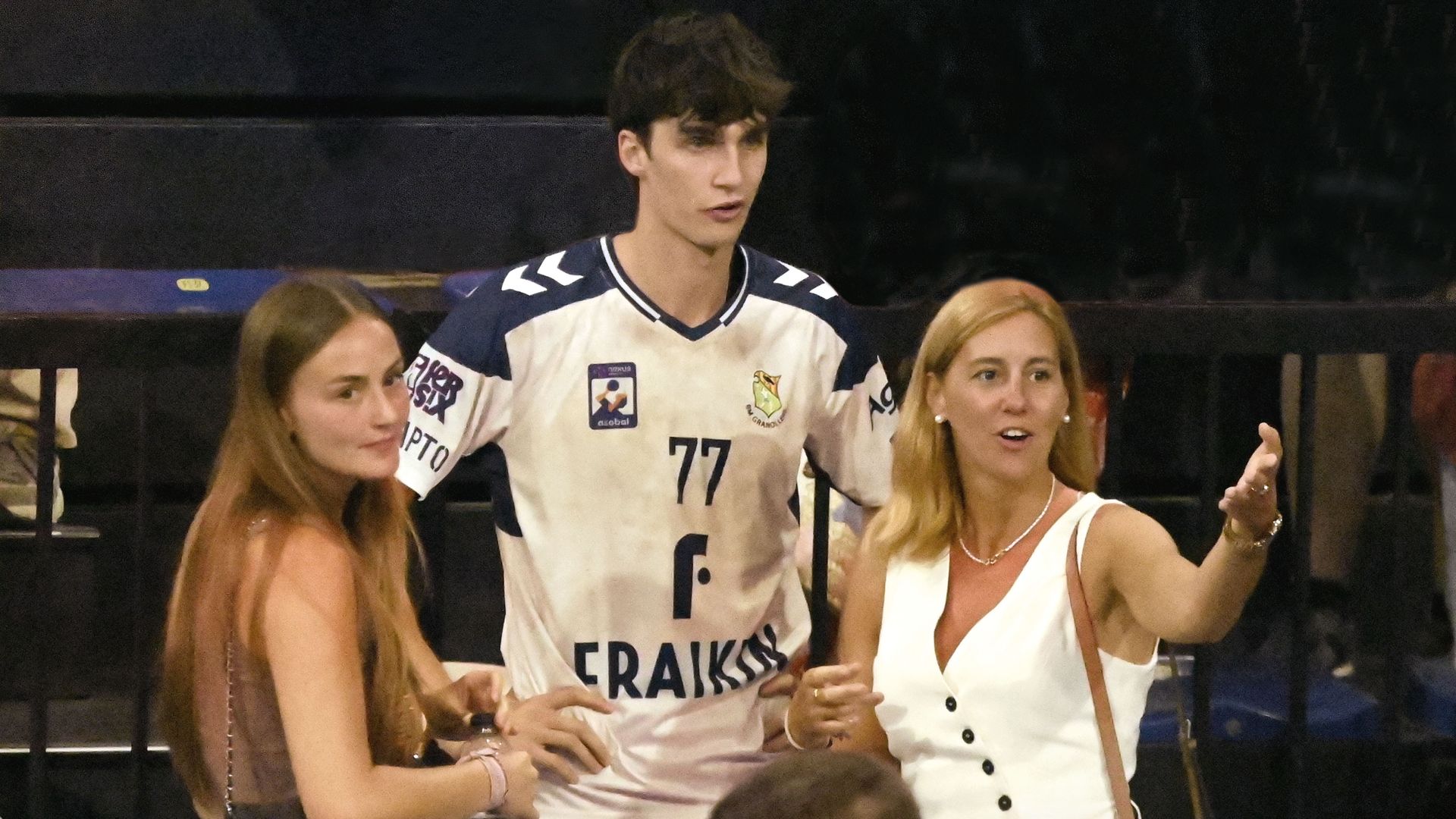 Ainhoa Armentia, pareja de Iñaki, junto a Pablo Urdangarin y su novia, Johanna Zott