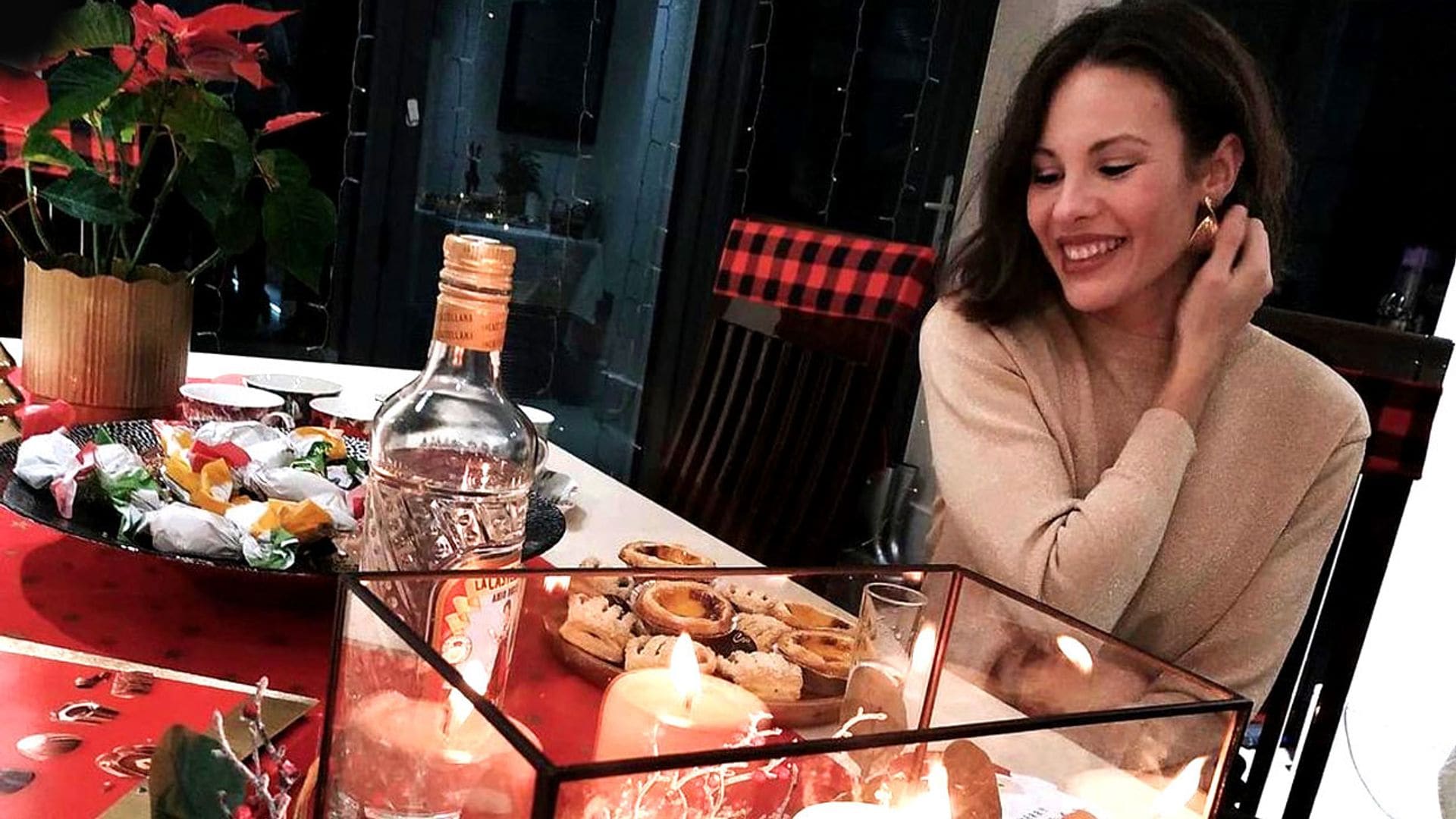 Jessica Bueno vuelve a sonreír tras su ruptura: lanza nuevo proyecto y adopta un gatito al que han llamado... ¡Messi!