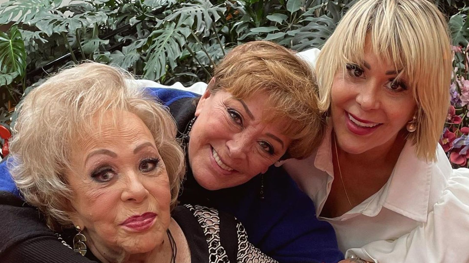 Silvia Pinal con Sylvia Pasquel y Alejandra Guzmán