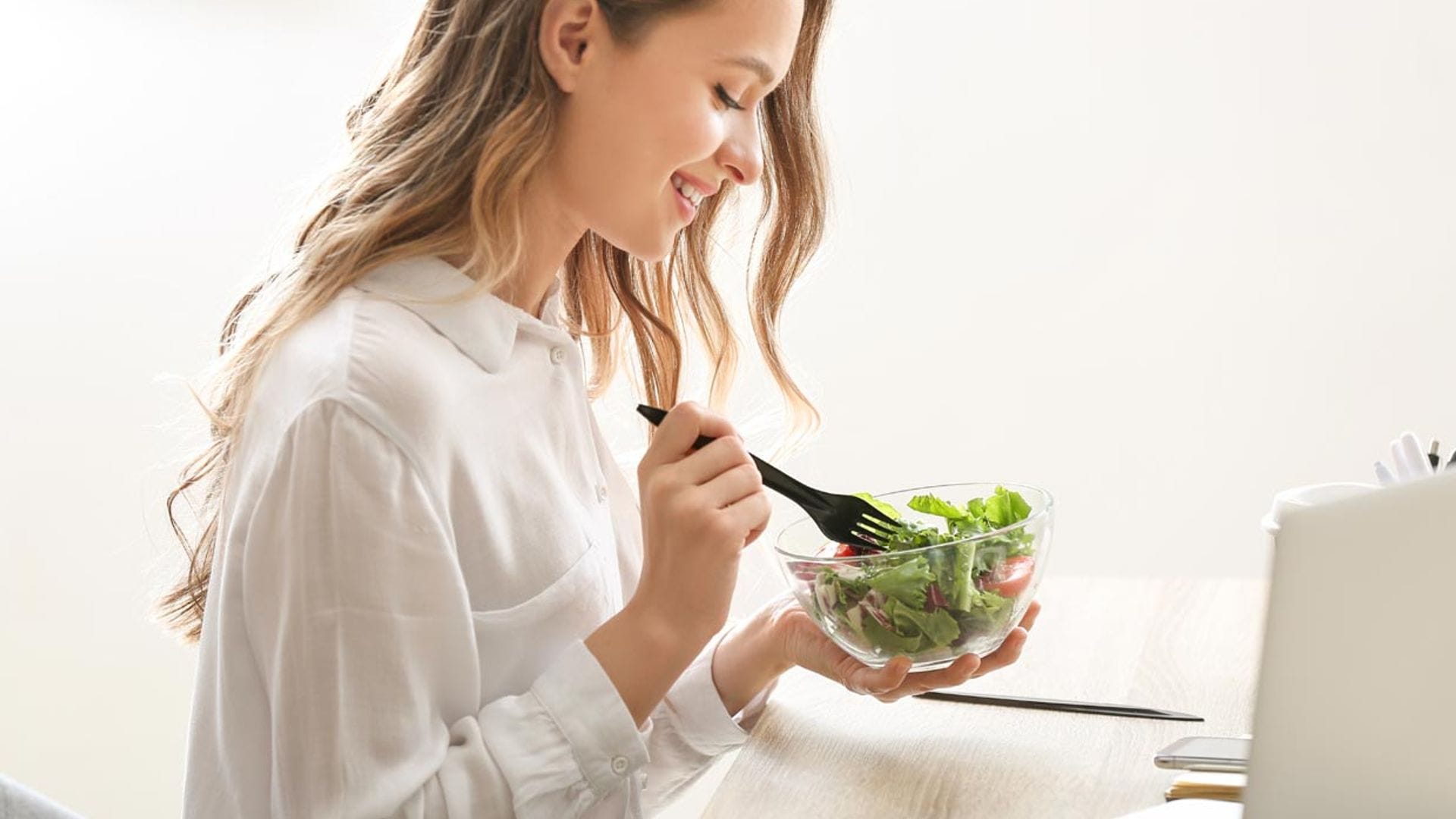 ¿Cuáles son los alimentos que no pueden faltar en una cena saludable?
