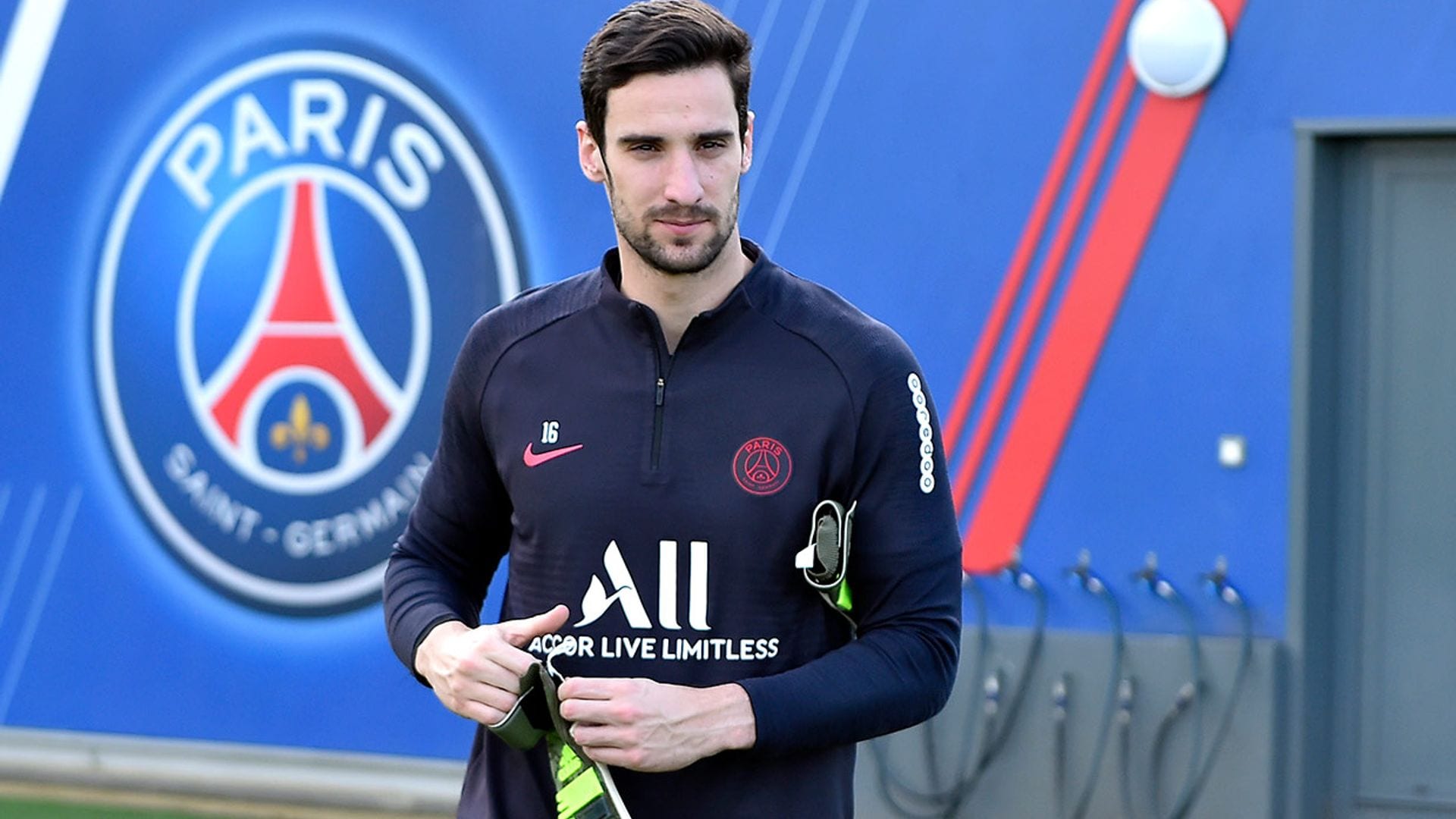 El PSG cancela una cena de gala ante el 'preocupante' estado de salud de Sergio Rico