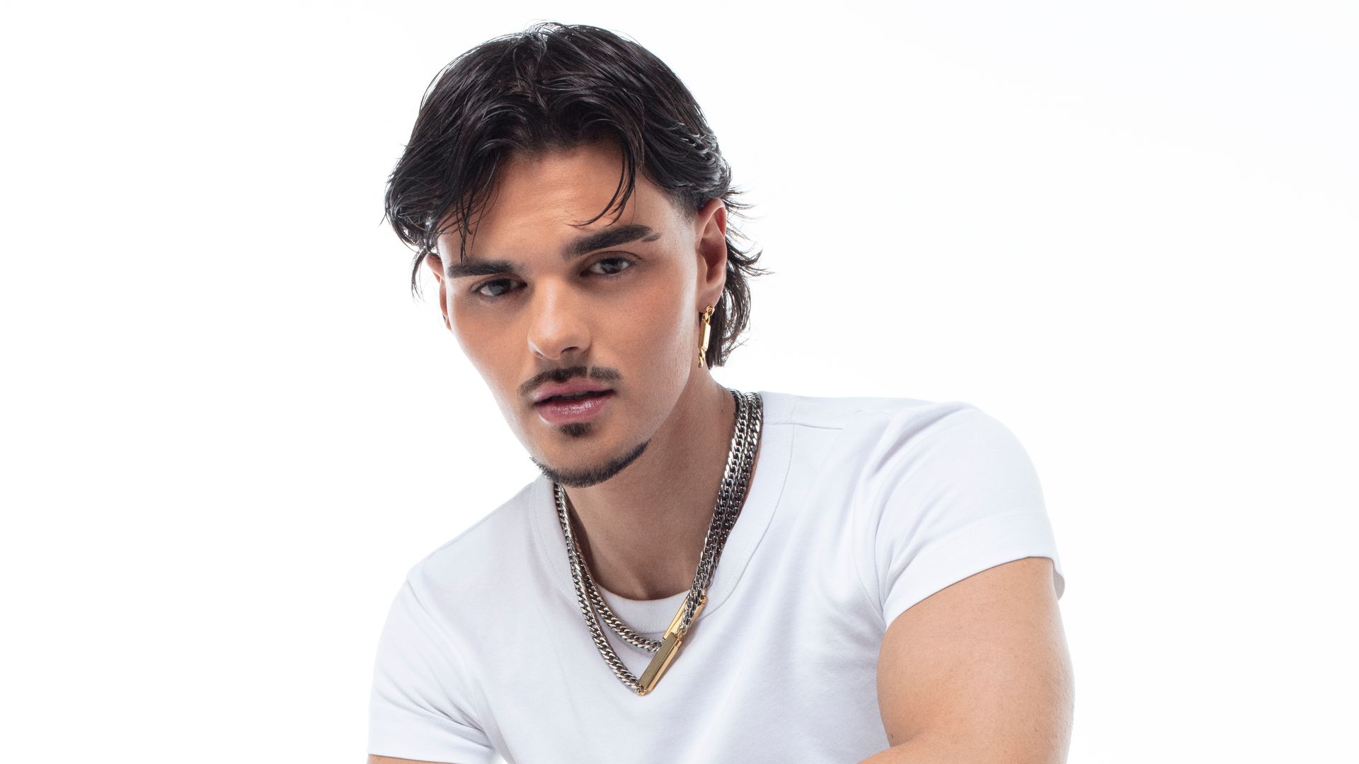 Abraham Mateo con joyas de Viceroy