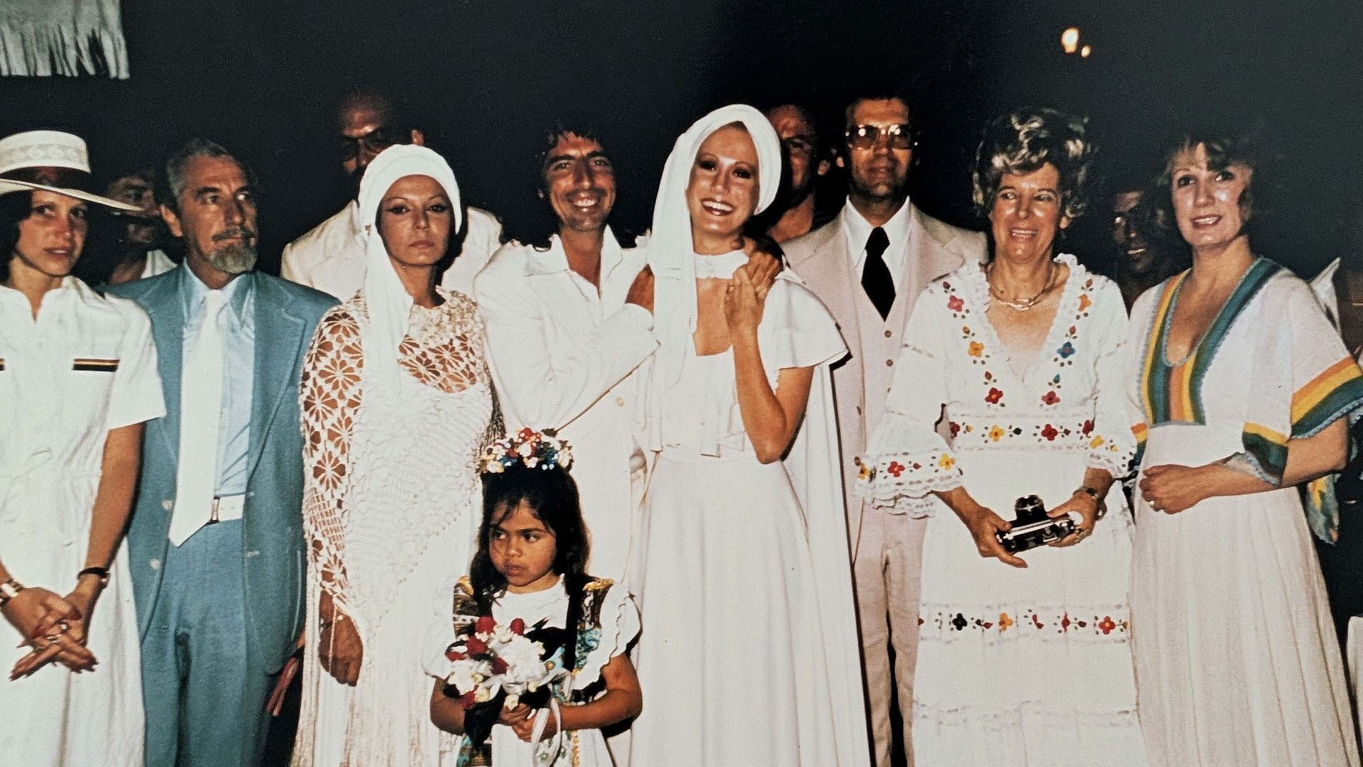 Ambos (en el centro) en su primera boda, celebrada hace 50 años en Méxic