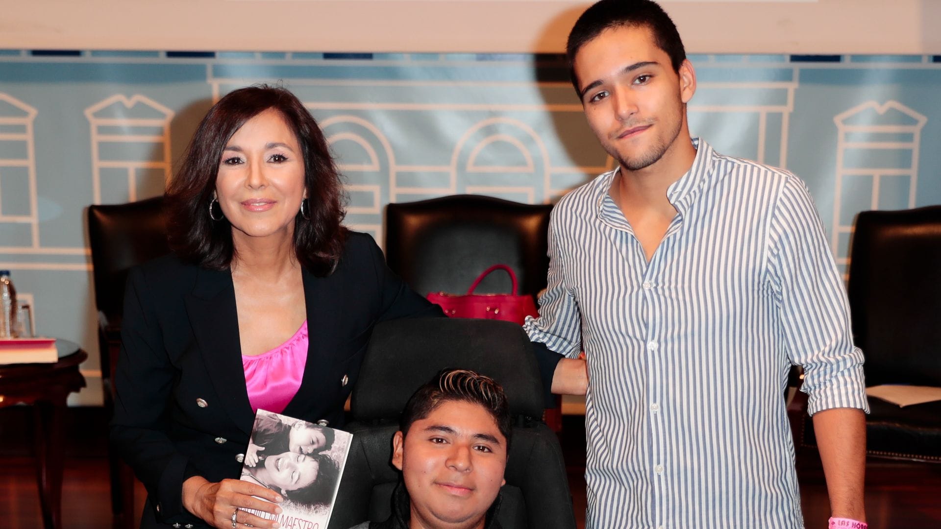 Isabel Gemio comparte imágenes inéditas por el 27 cumpleaños de su hijo: "Mi bebé dulce ya es un hombre"