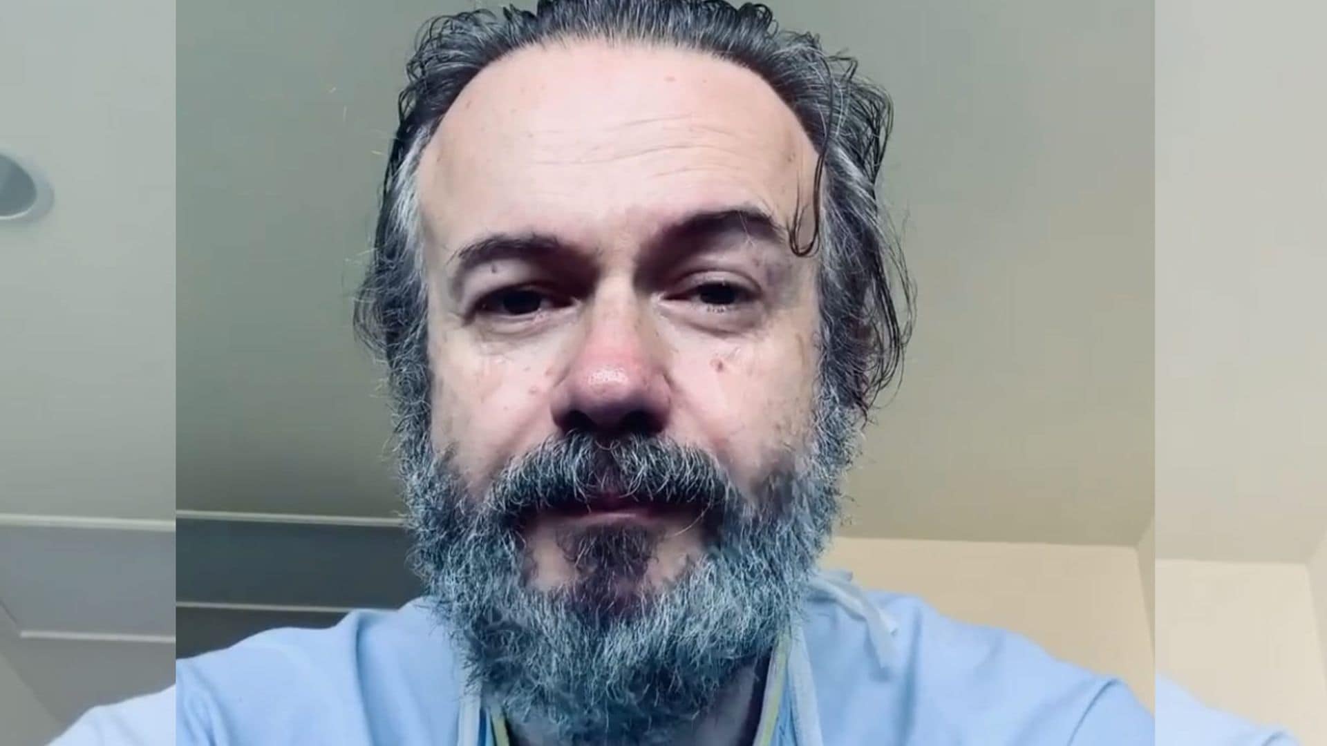 Las lágrimas de Tristán Ulloa al recibir el alta médica: 'Las condiciones son tercermundistas'