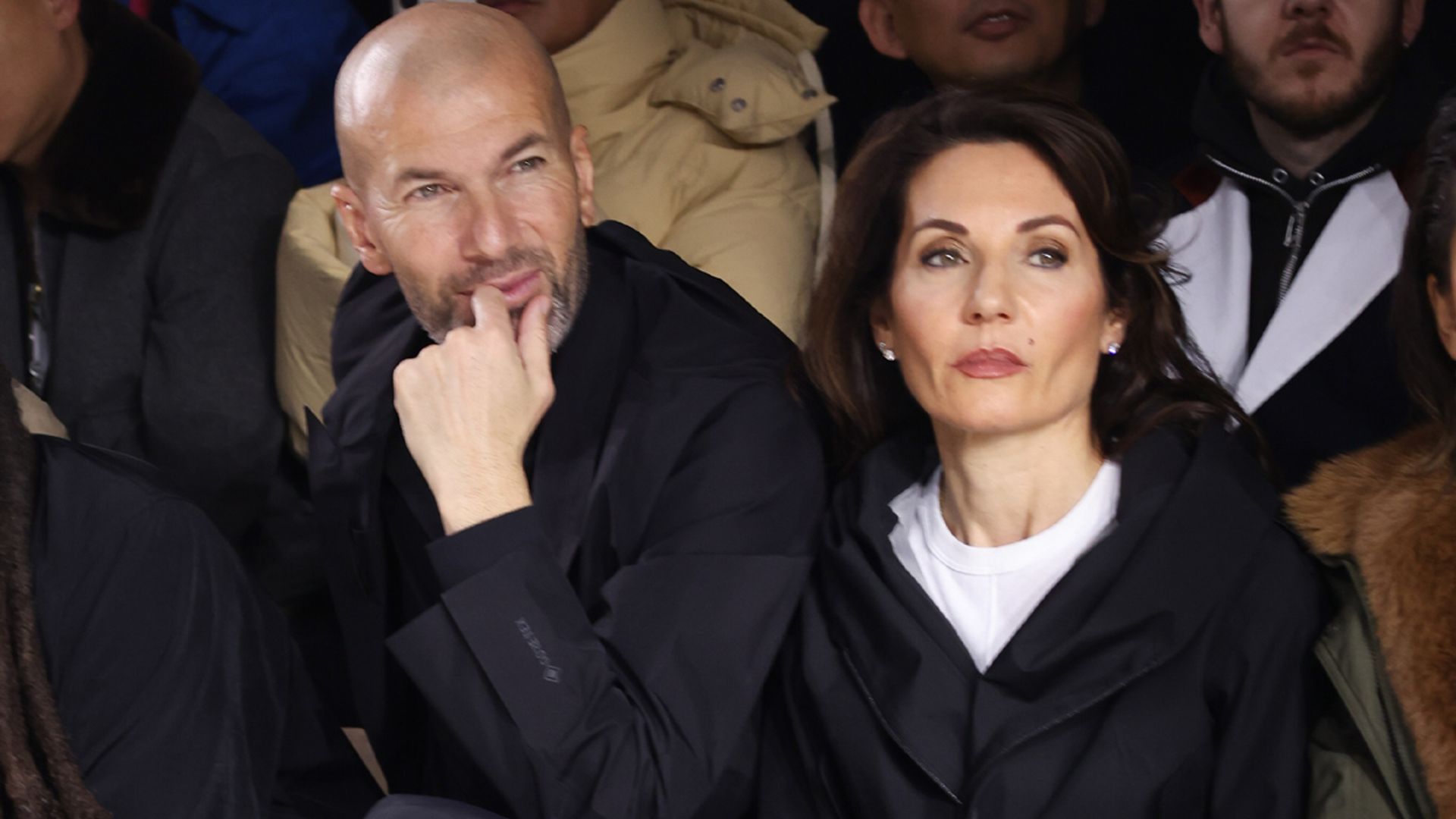 Zidane y su mujer Véronique, una pareja enamorada que derrocha complicidad en la ciudad de la luz