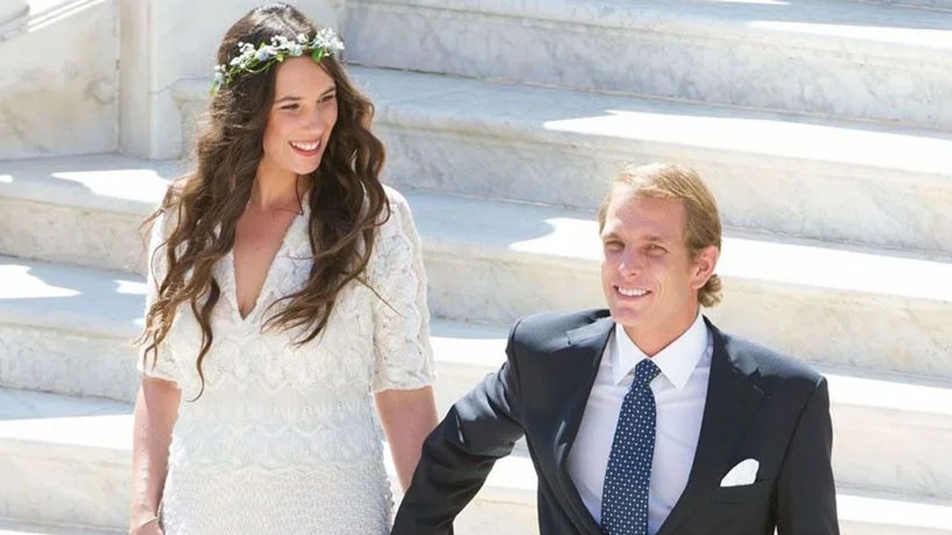 Del vestido con 40.000 cristales de Charlene a Tatiana Santo Domingo casándose con sandalias planas: los looks nupciales de las novias de Mónaco