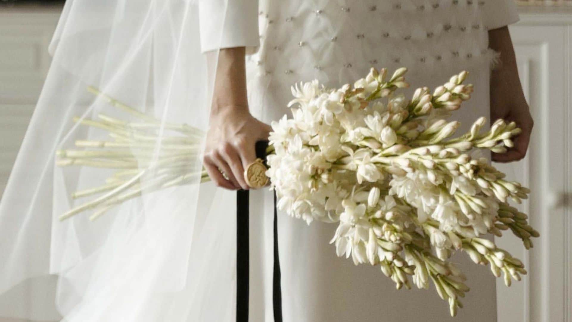 Ramos de novia de un solo tipo de flor, la tendencia que triunfa entre las más elegantes