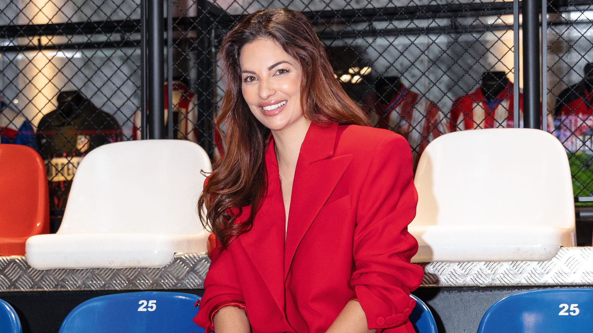"El club es parte de nuestra vida, es mi familia. Es una forma de entender el esfuerzo, la superación y el sentimiento, y convertirlo en un hábito de vida diario", nos cuenta Beatriz en el estadio Riyadh Air Metropolitano