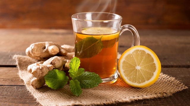 té de jengibre, menta y limón