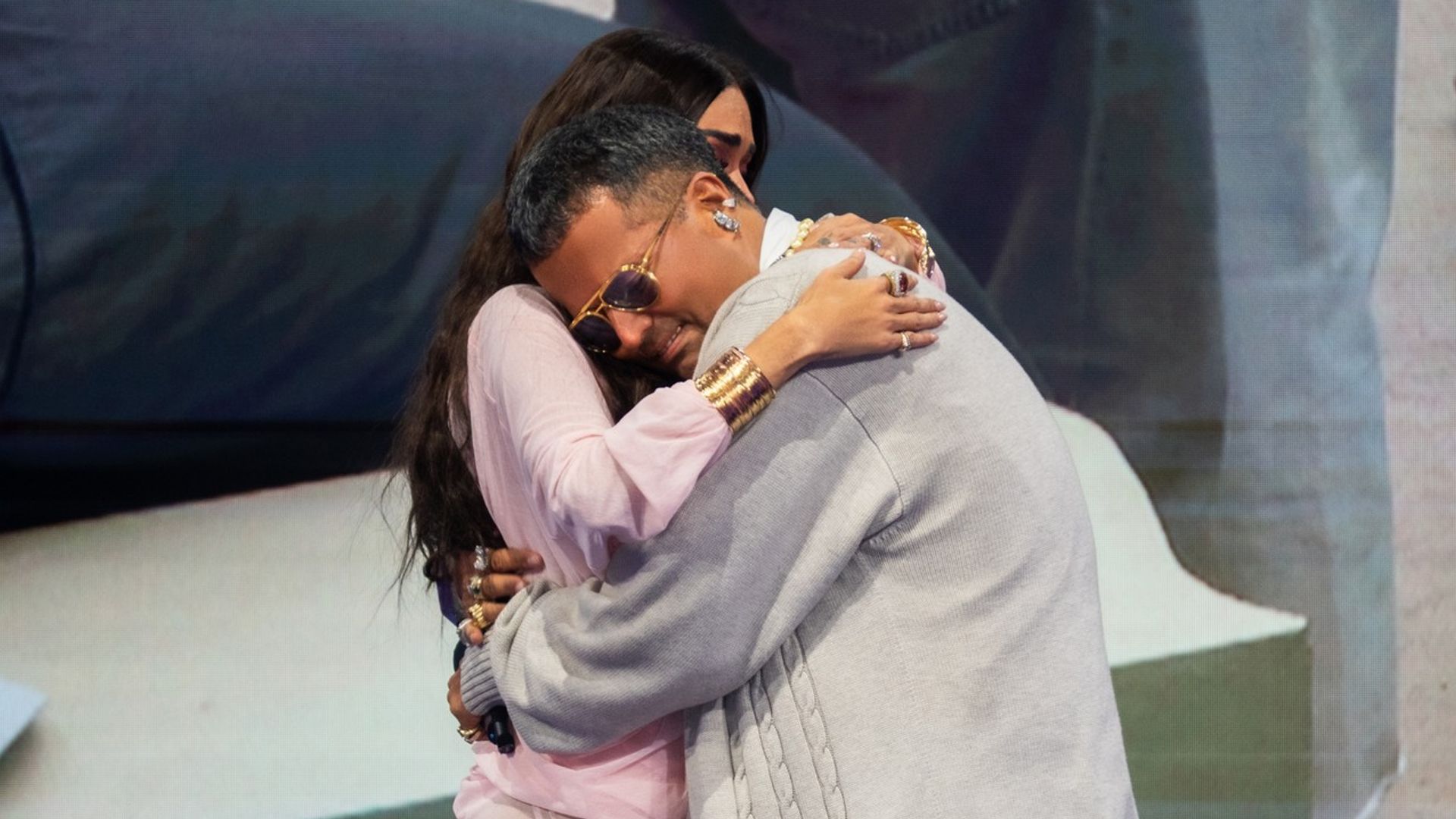 Aldo Rendón estaba desconsolado por su salida y su querida amiga Galilea Montijo lo ayudó a tranquilizarse.