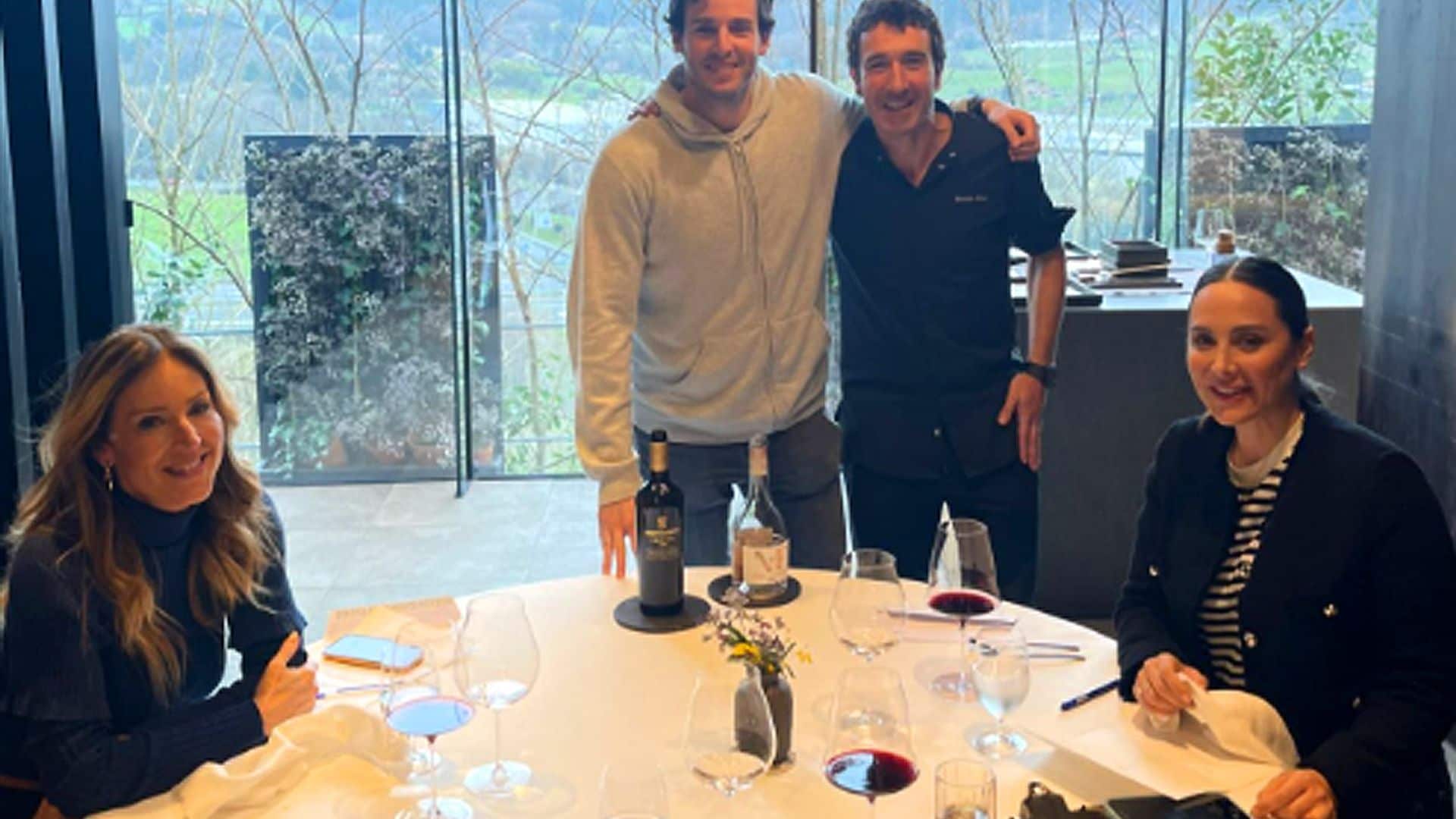 Inmersos en los preparativos de boda, Tamara Falcó e Íñigo Onieva celebran en Bilbao el cumpleaños de Carolina Molas