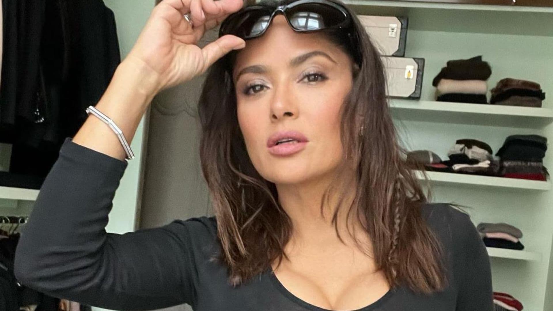 Con increíbles acrobacias, Salma Hayek le enseña a sus ‘niños’ cómo divertirse