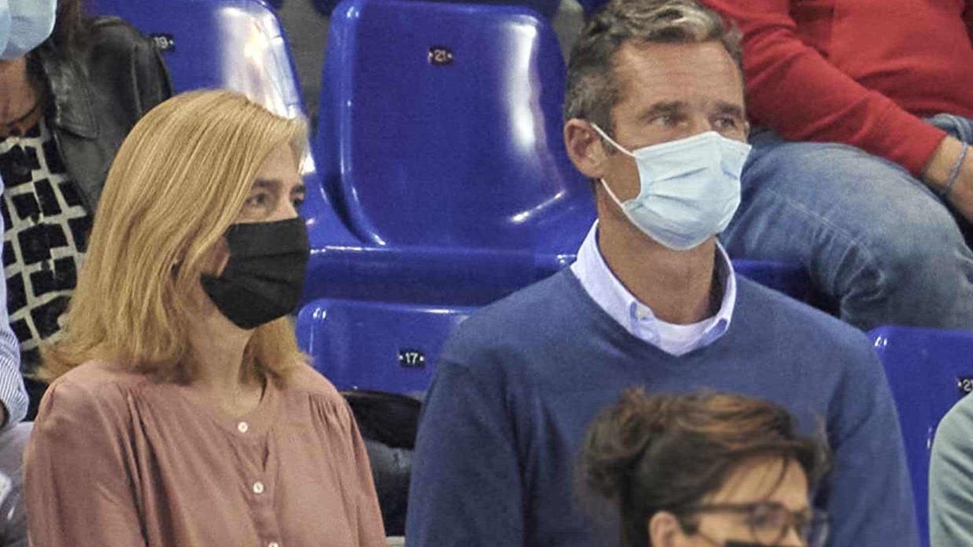 La vida de la infanta Cristina e Iñaki Urdangarin desde el pasado verano: visitas familiares y escapadas con sus hijos