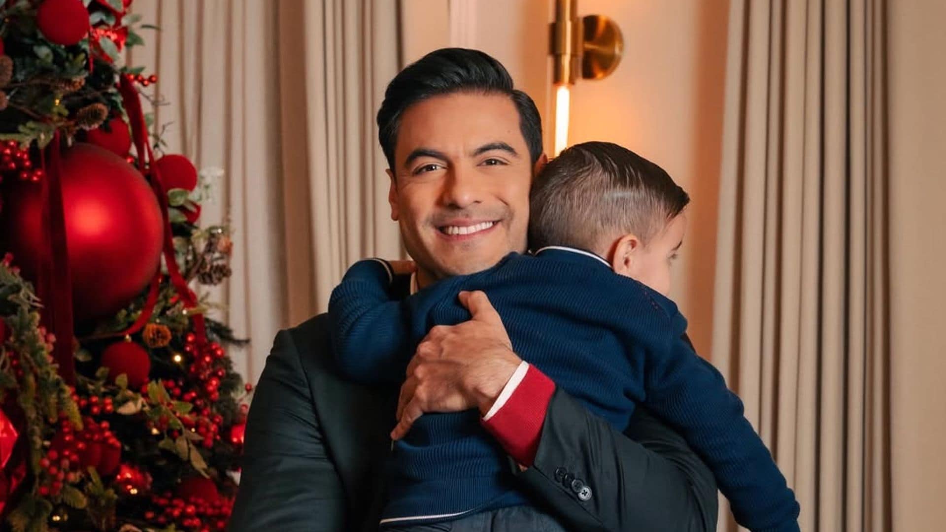 Carlos Rivera y su pequeño hijo León, de 2 años.