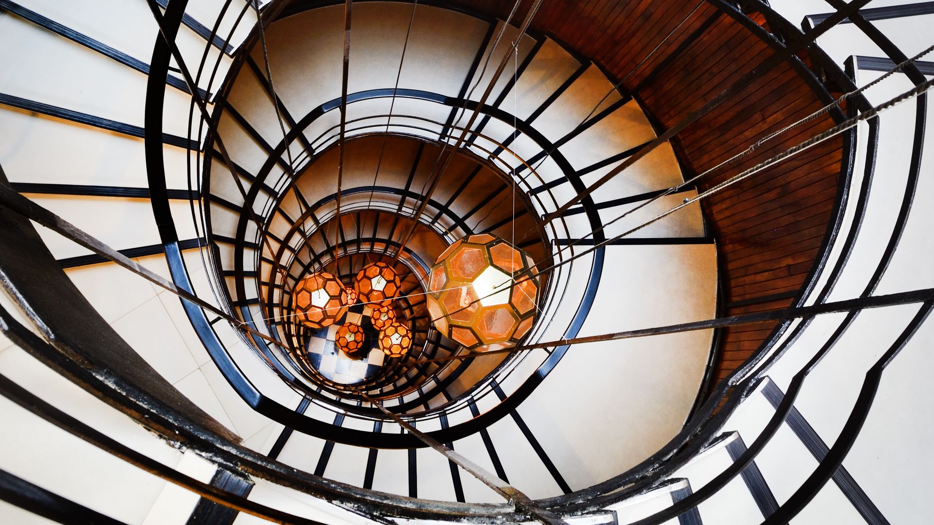 Escaleras del Cotton House Barcelona Hotel