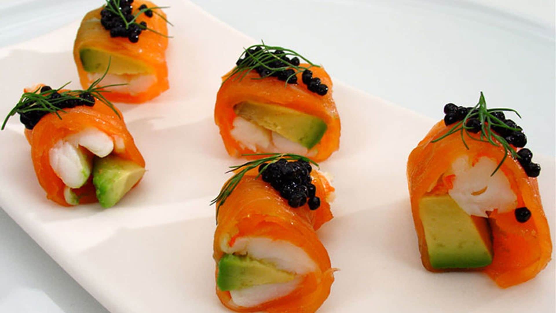Rollitos de aguacate con salmón ahumado