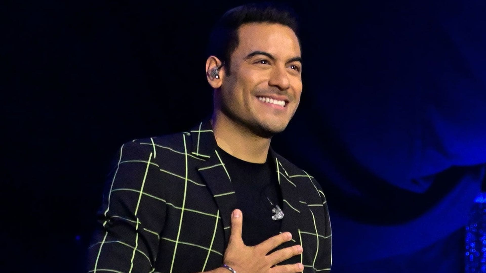Carlos Rivera recuerda entre lágrimas a su papá a un mes de su partida