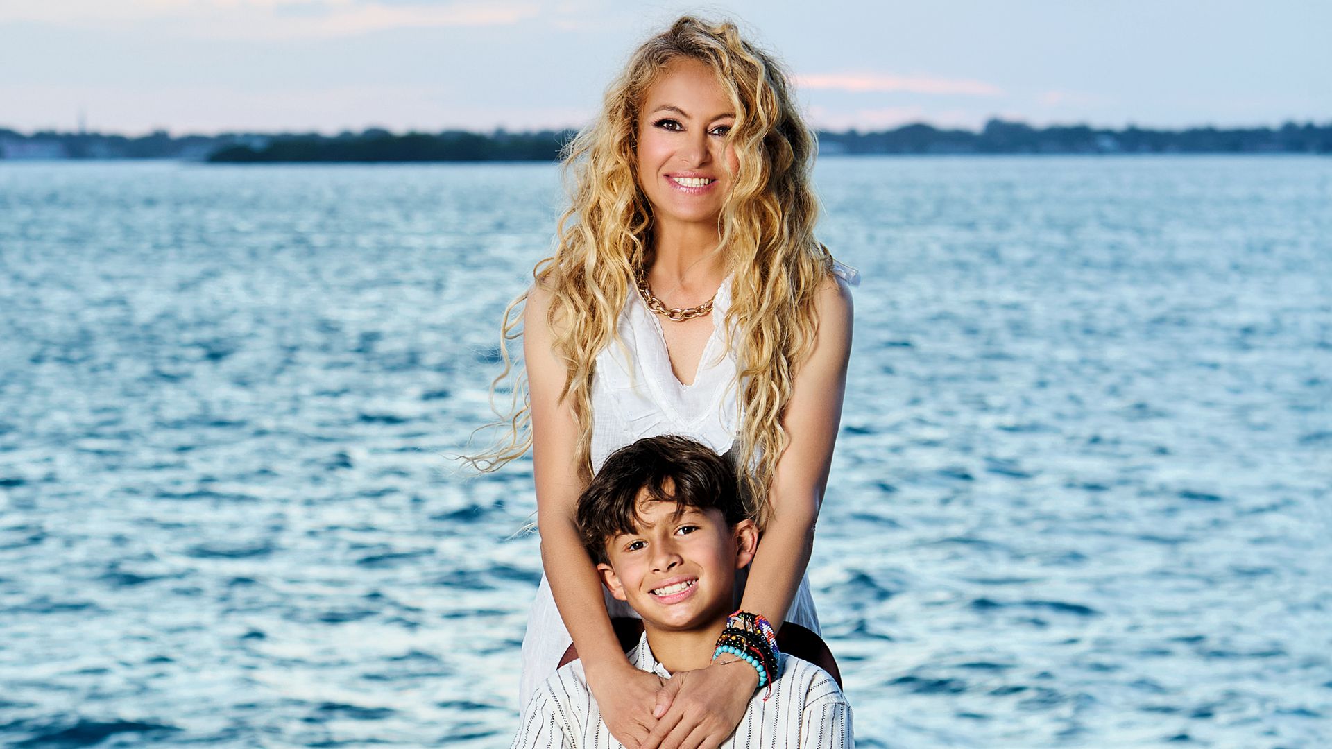 Paulina Rubio con su hijo en su casa de Miami